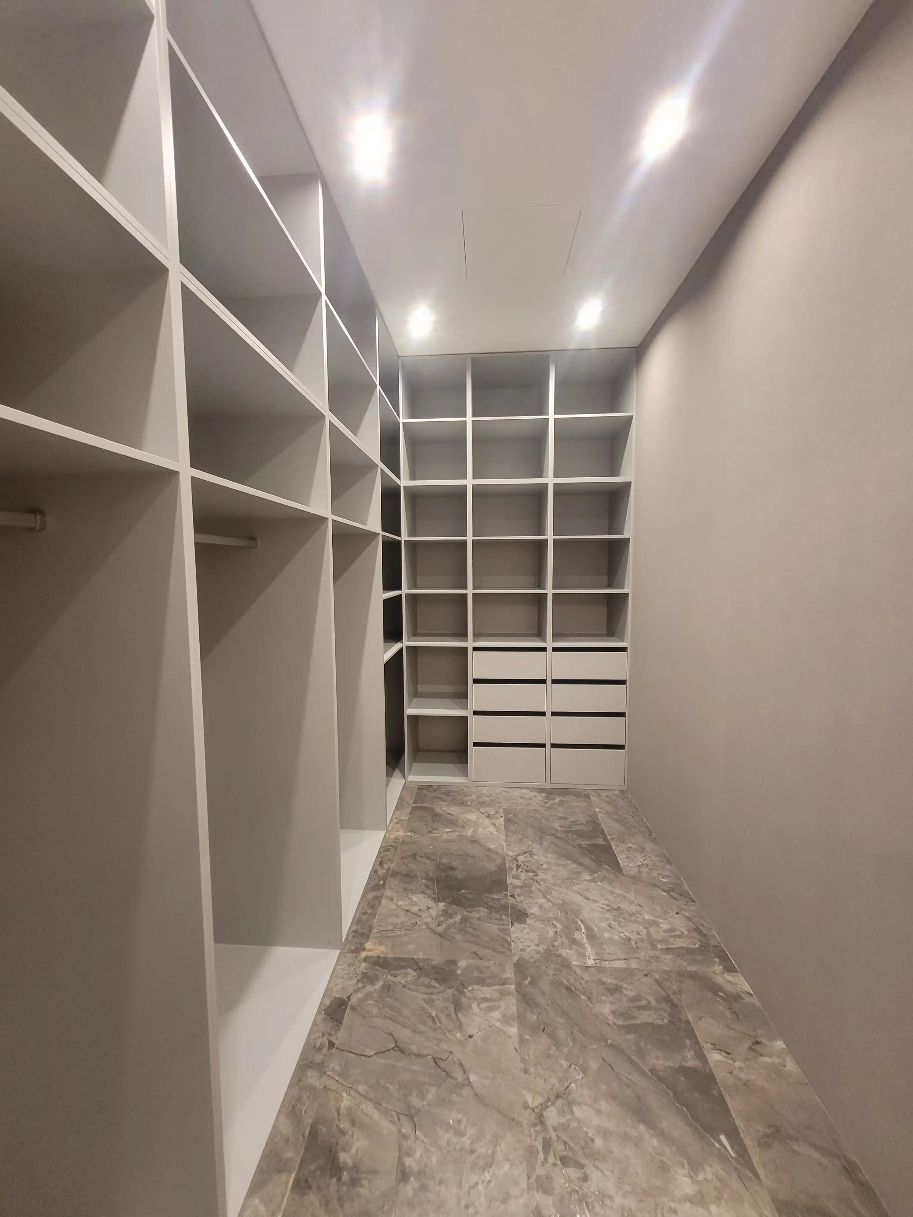 Обширный шкаф в Зеленогорске