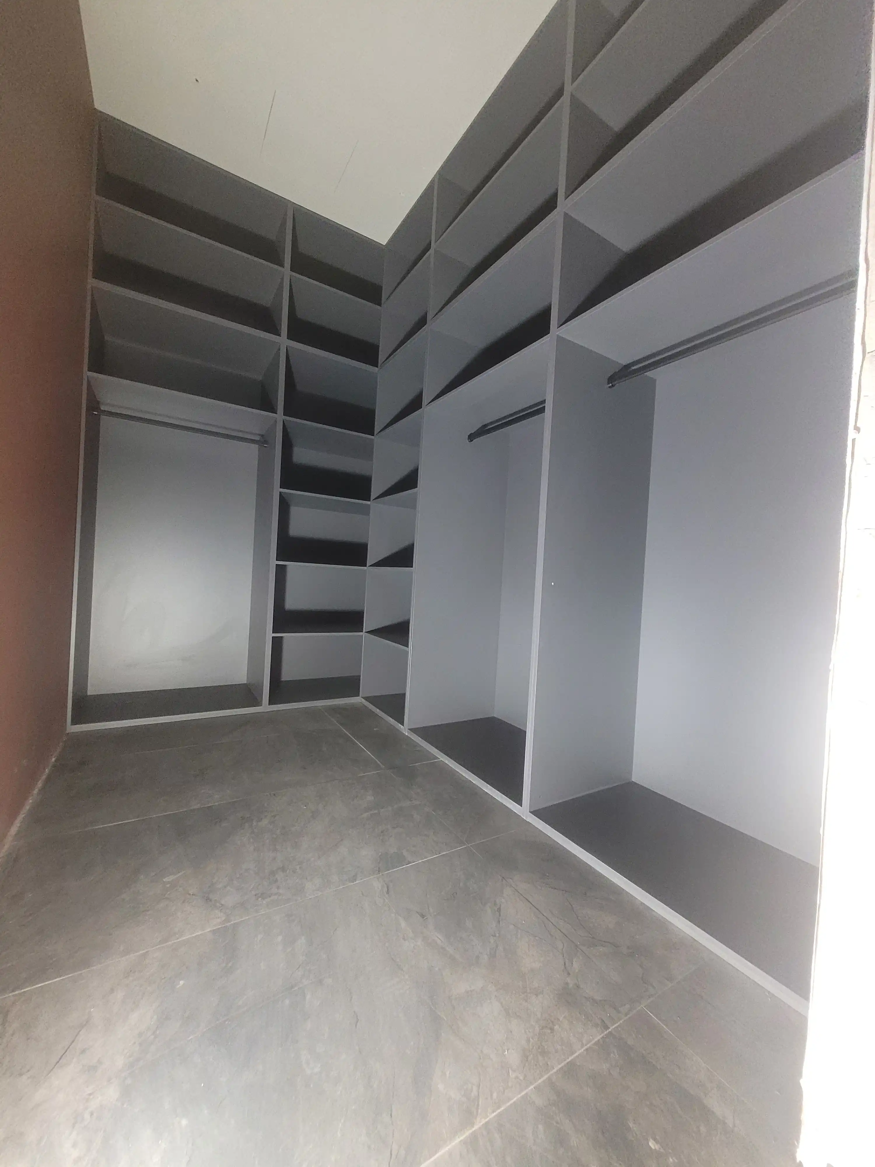 Обширный шкаф в Зеленогорске