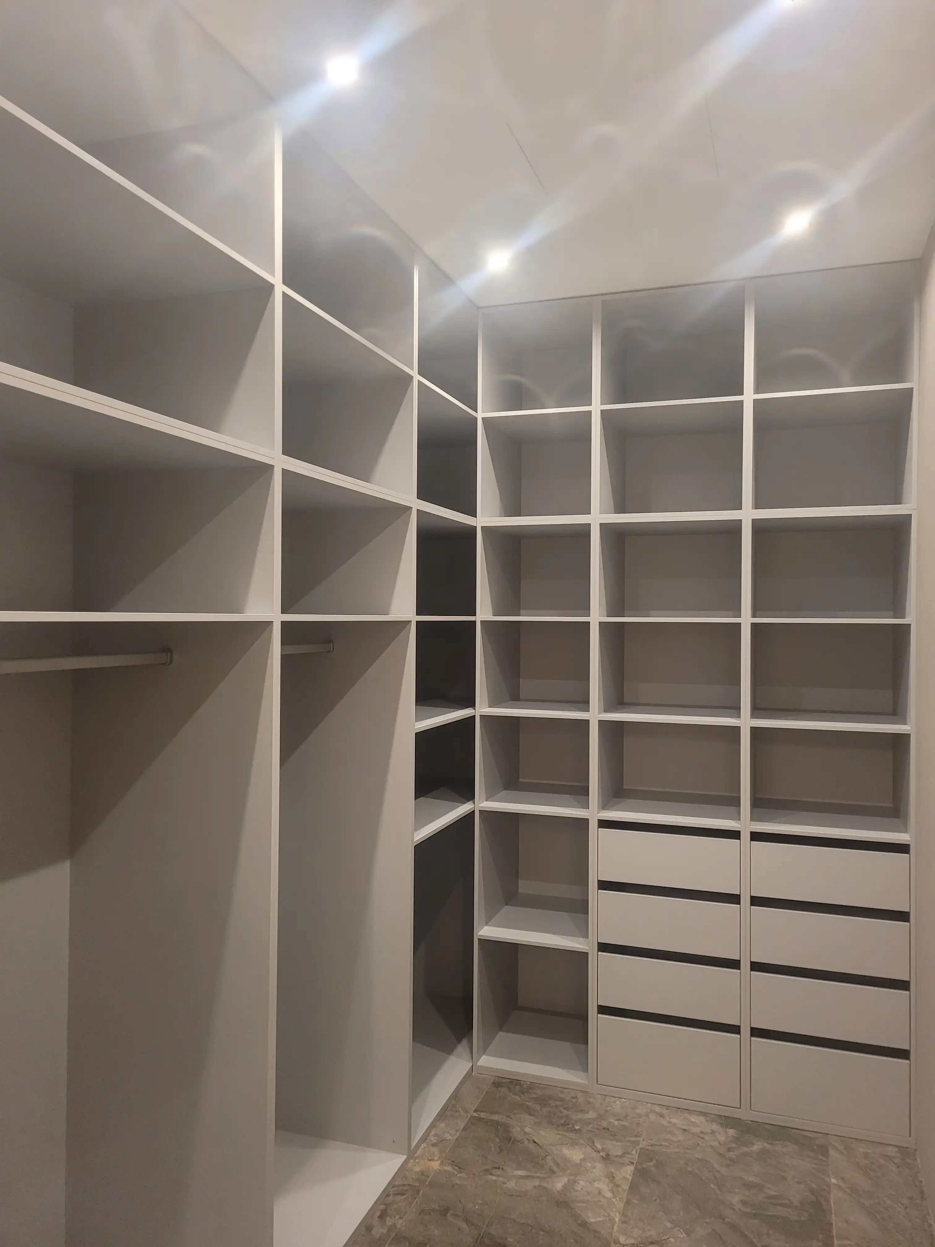 Обширный шкаф в Зеленогорске