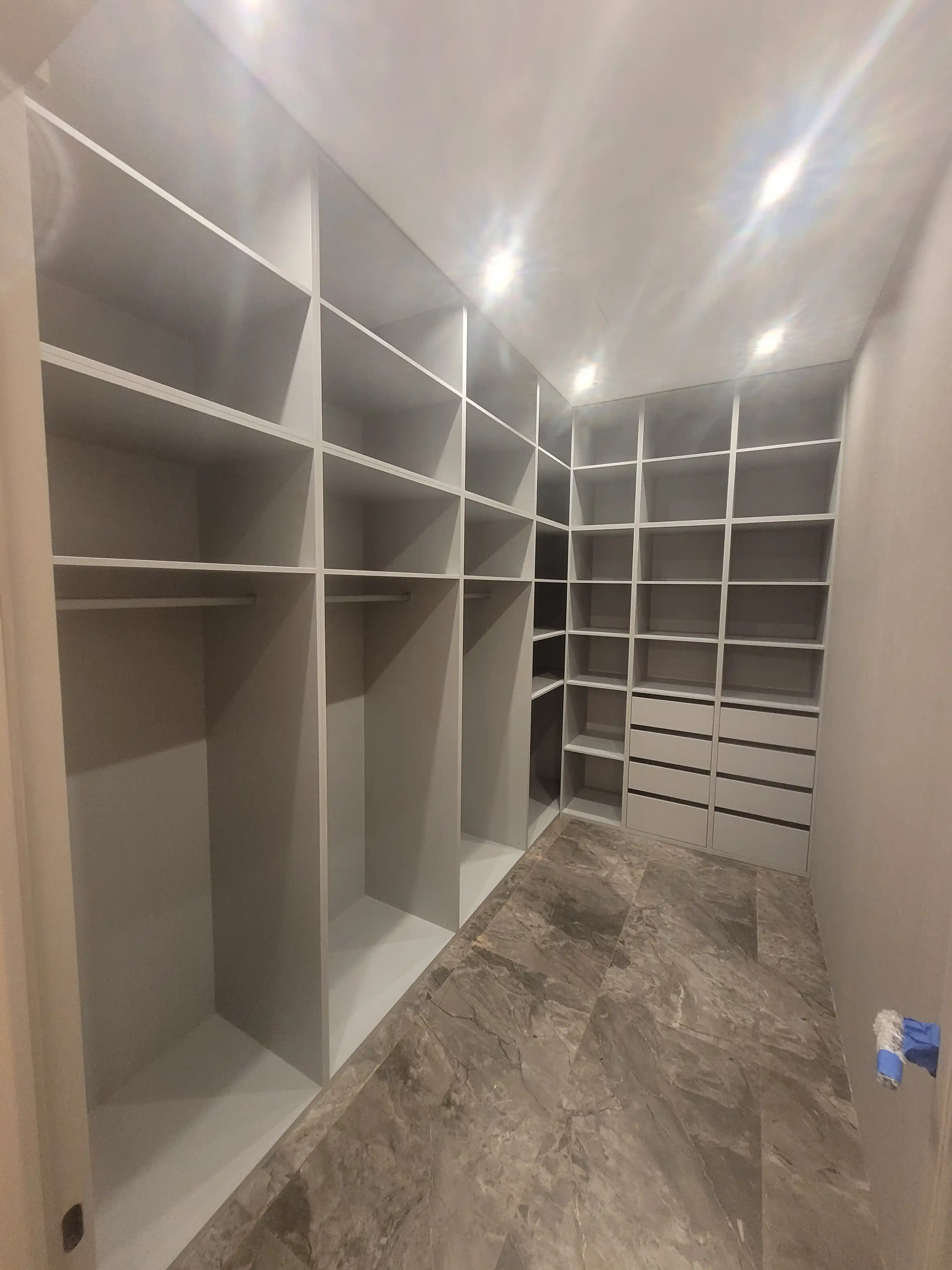 Обширный шкаф в Зеленогорске