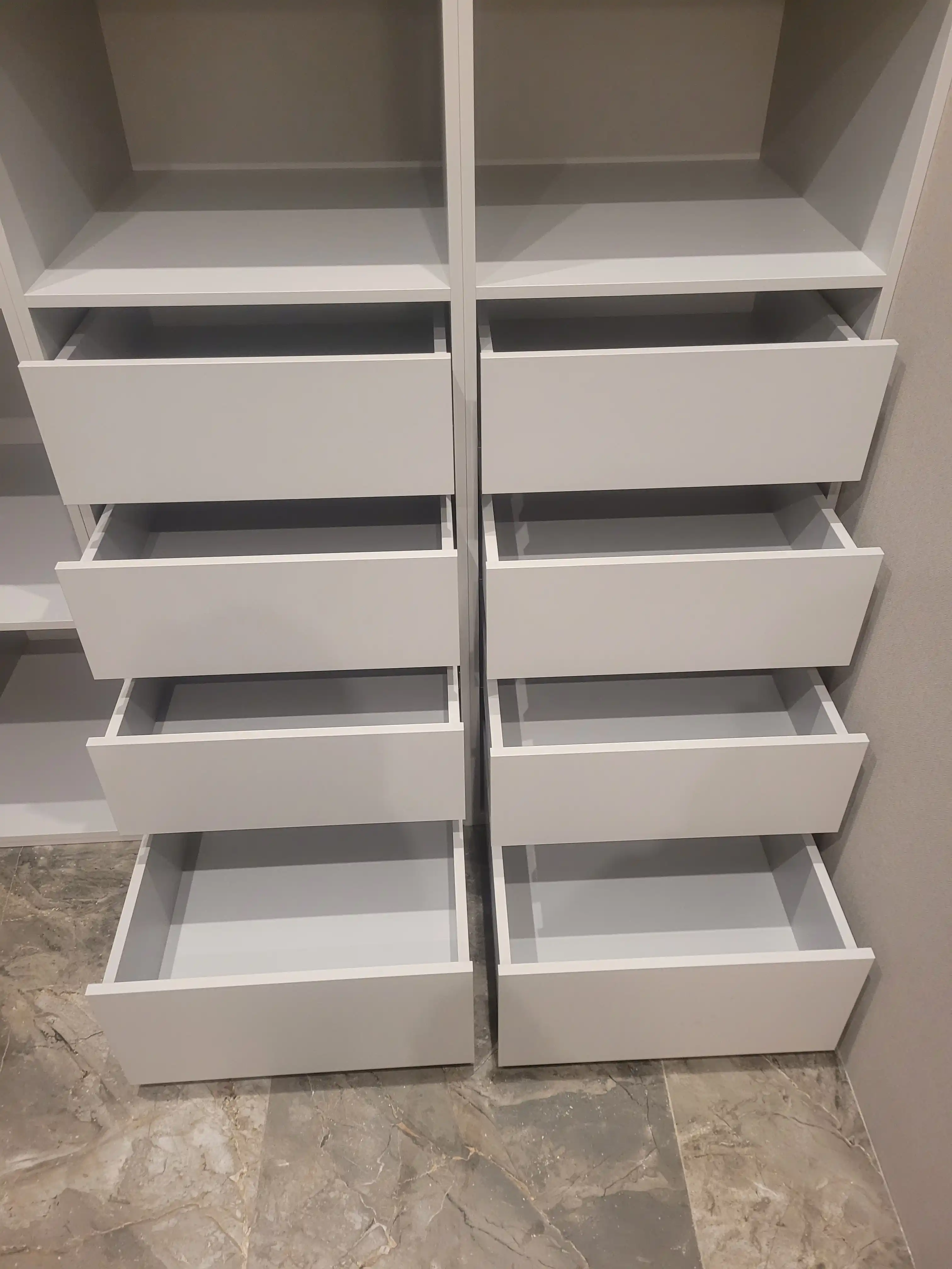 Обширный шкаф в Зеленогорске