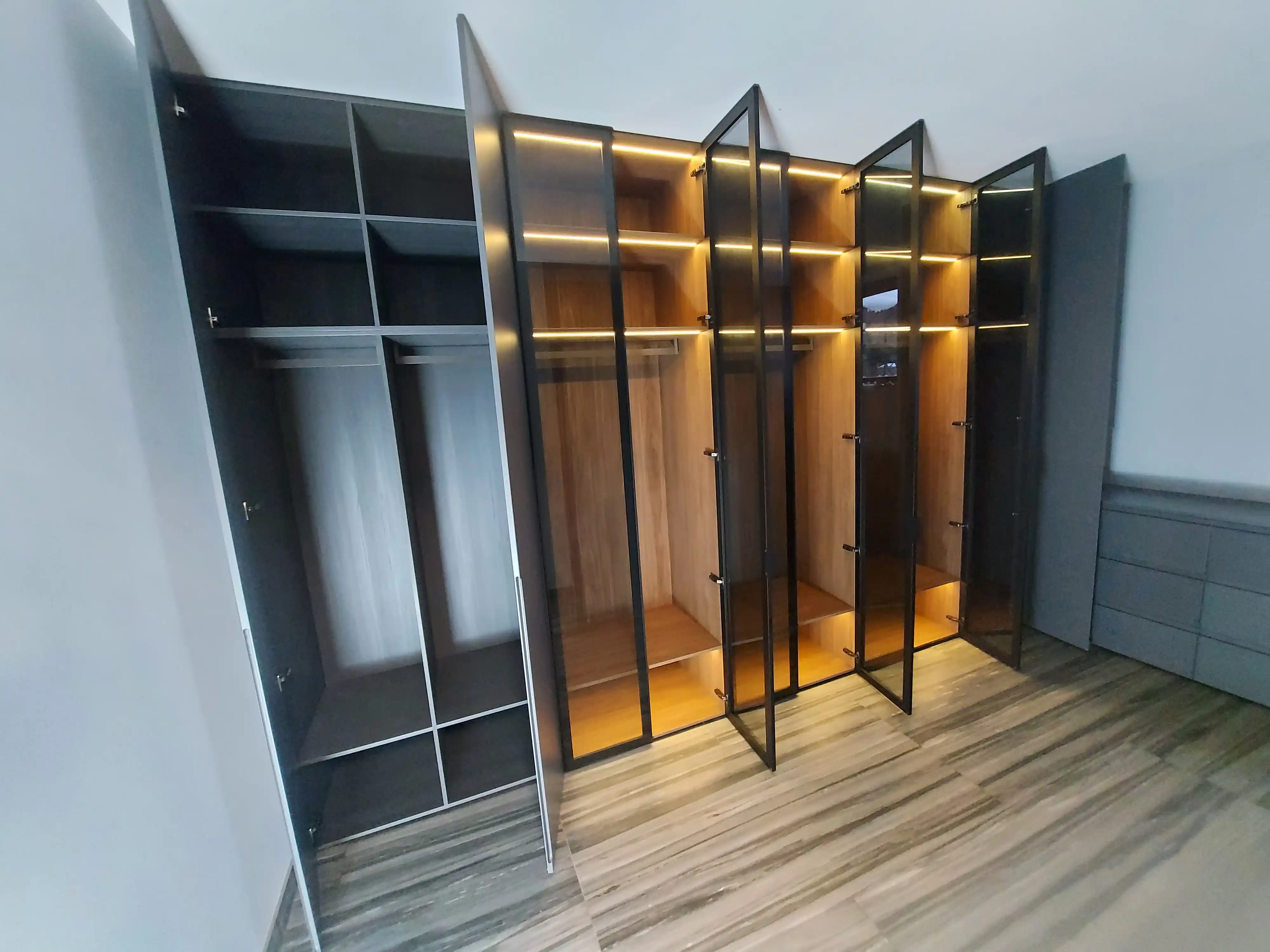 Великолепные , минималистичные гардеробы , город Зеленогорск