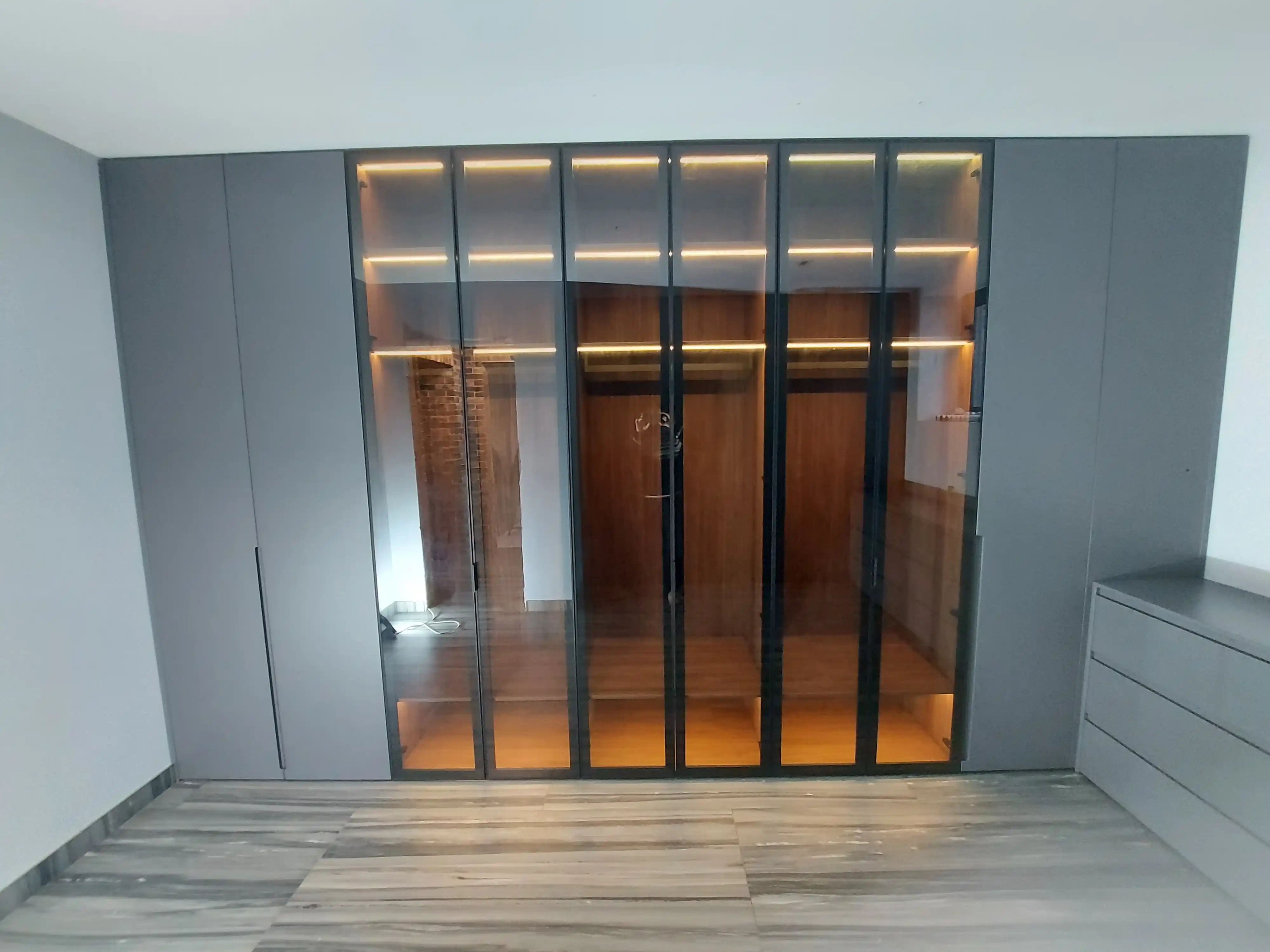 Великолепные , минималистичные гардеробы , город Зеленогорск