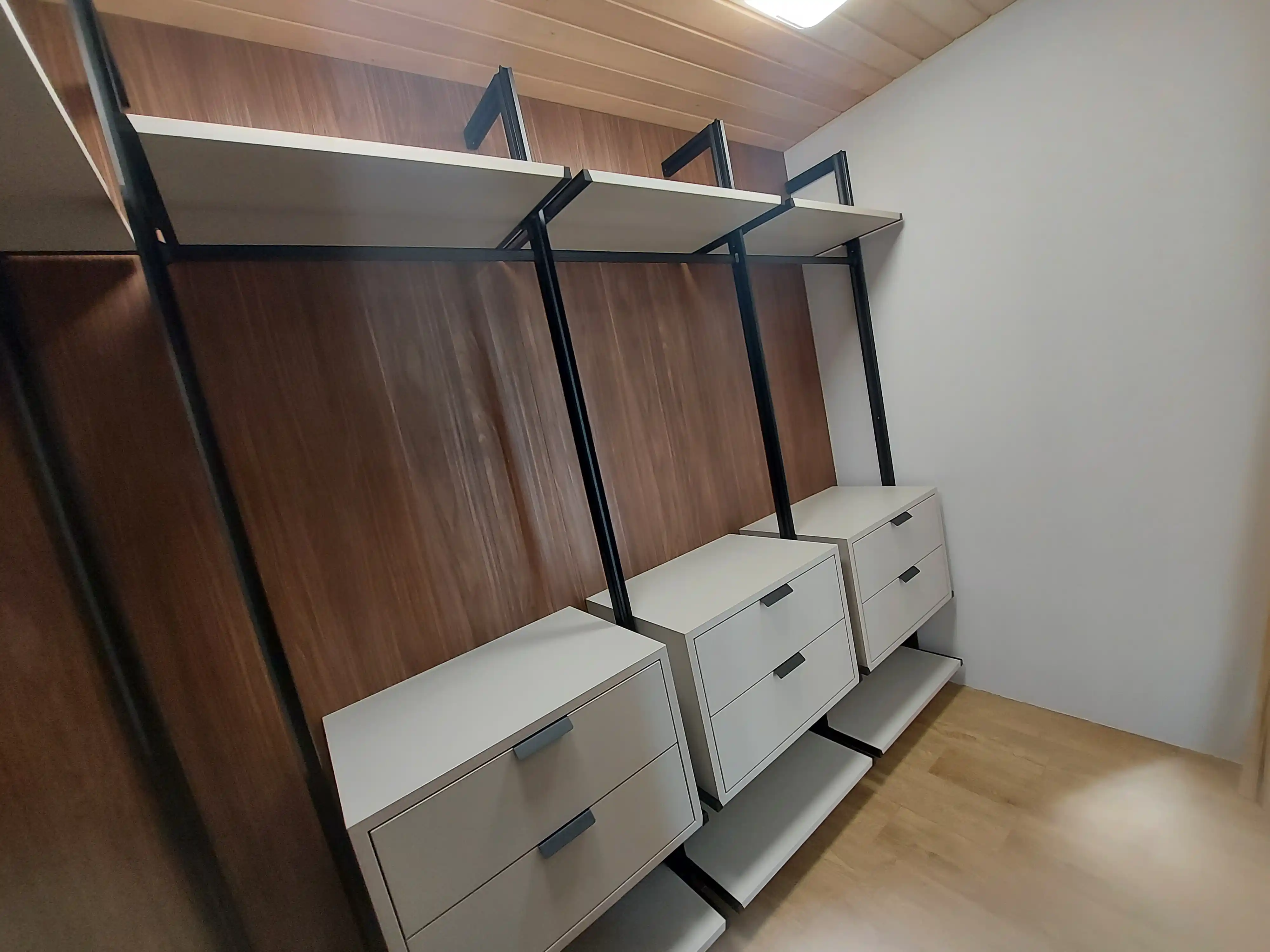 Великолепные , минималистичные гардеробы , город Зеленогорск