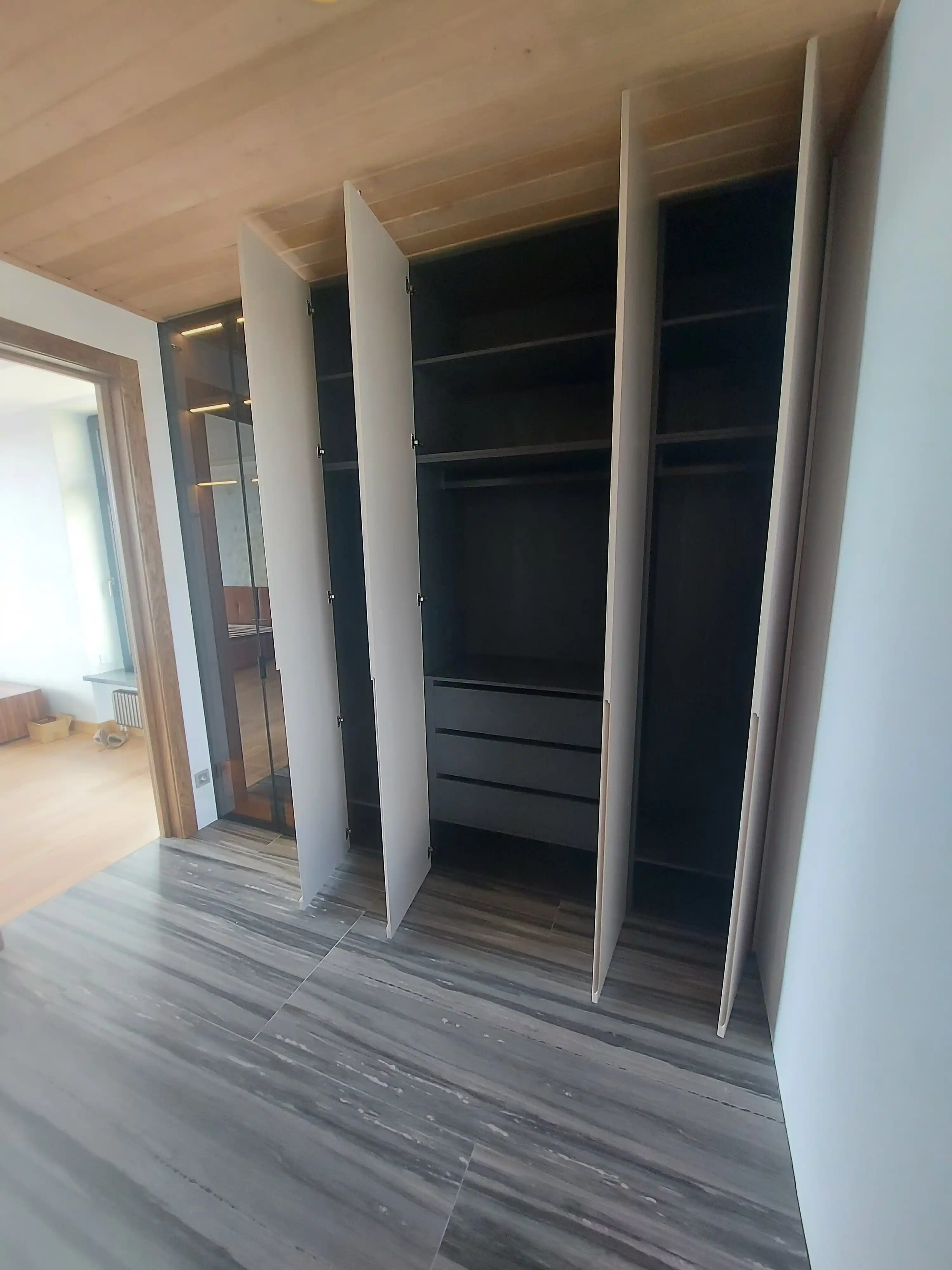 Великолепные , минималистичные гардеробы , город Зеленогорск