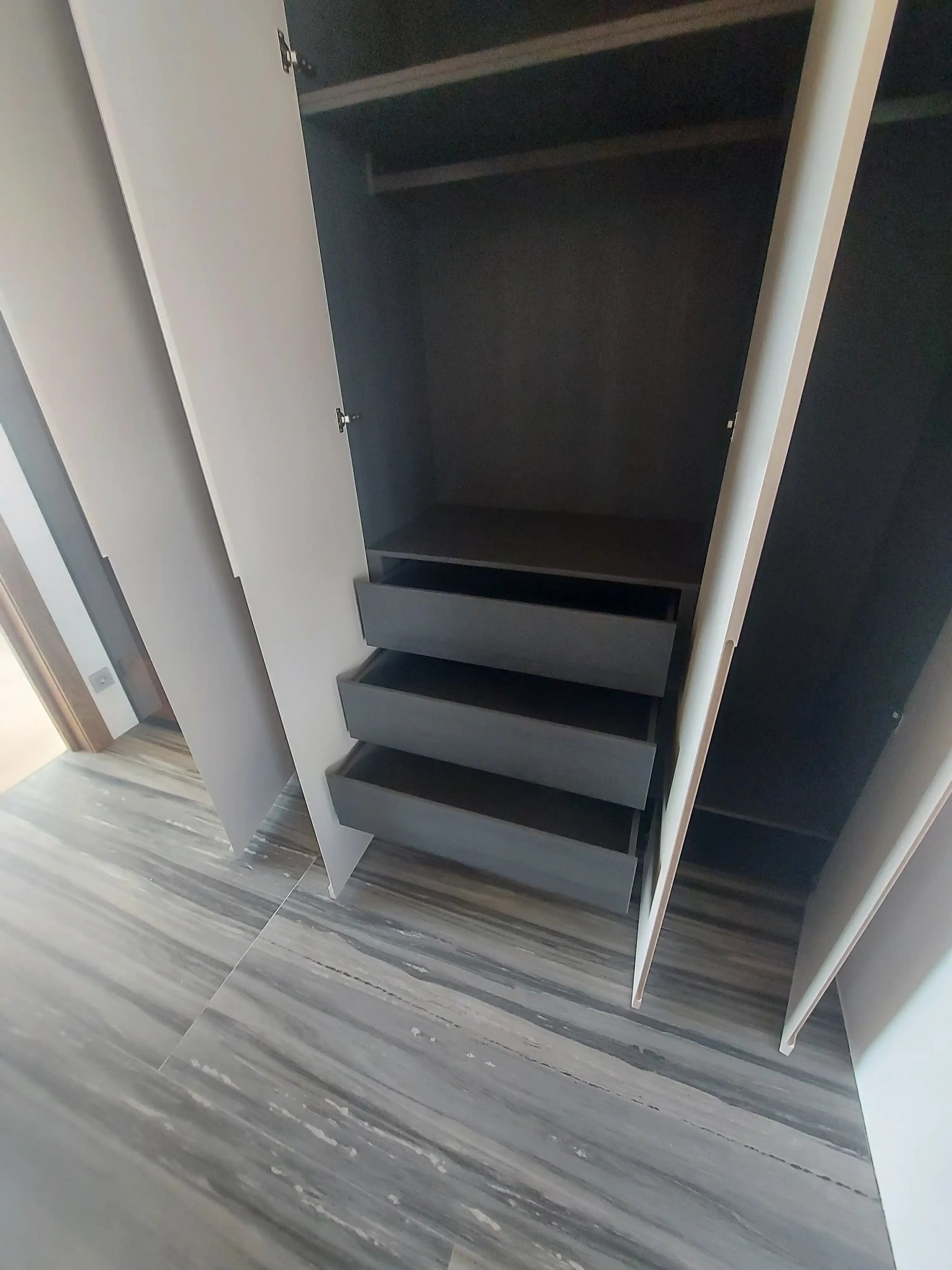 Великолепные , минималистичные гардеробы , город Зеленогорск