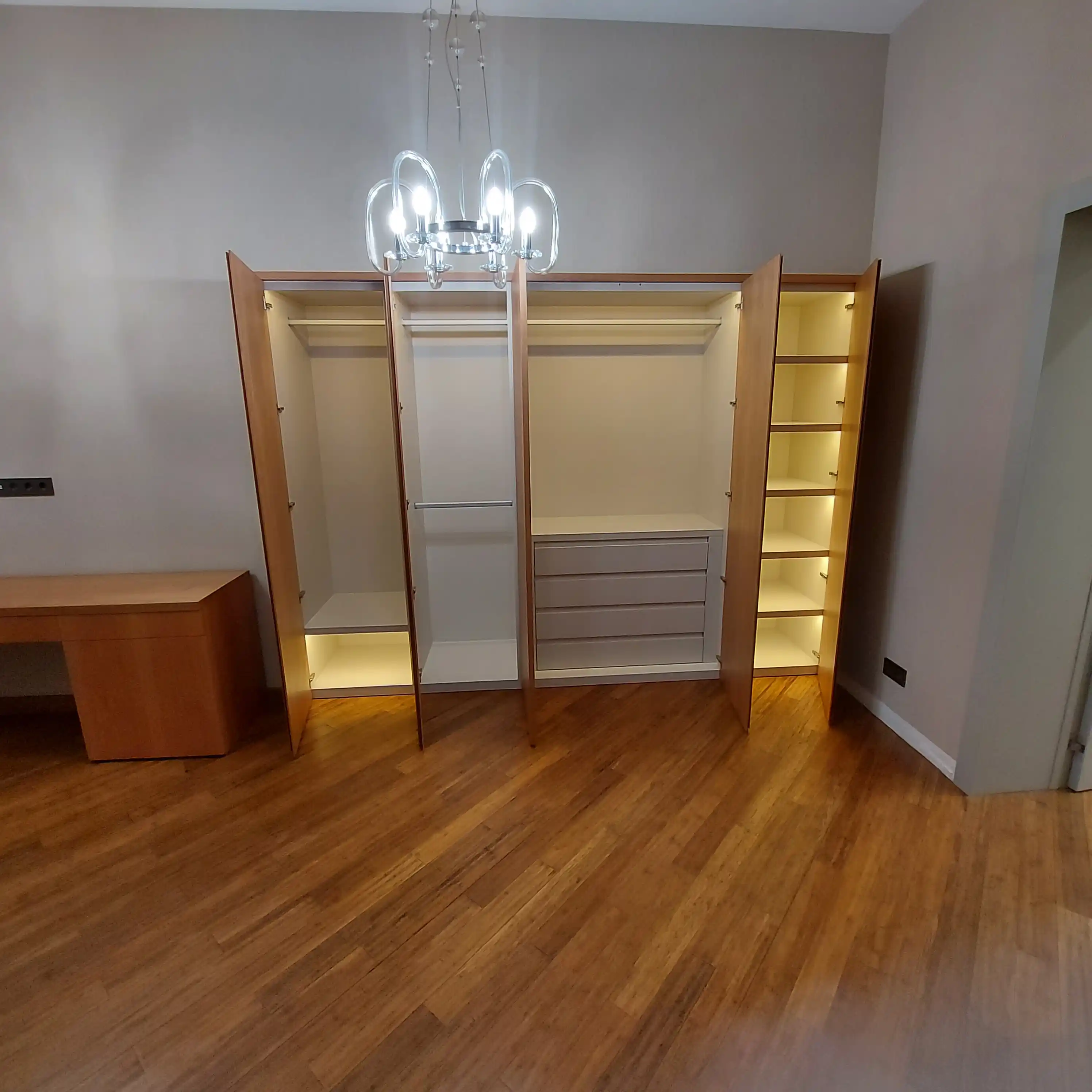 Великолепные , минималистичные гардеробы , город Зеленогорск