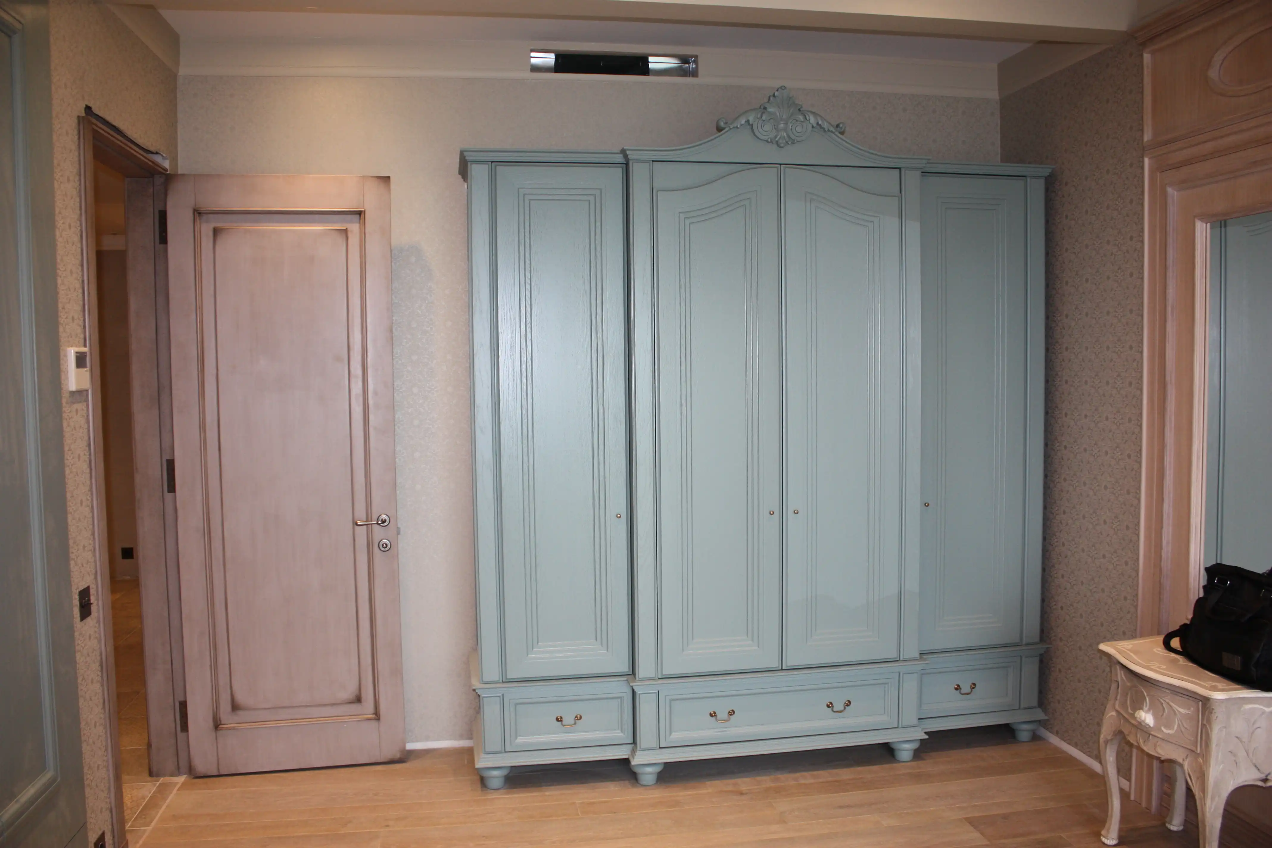 Мебель дома в Москве