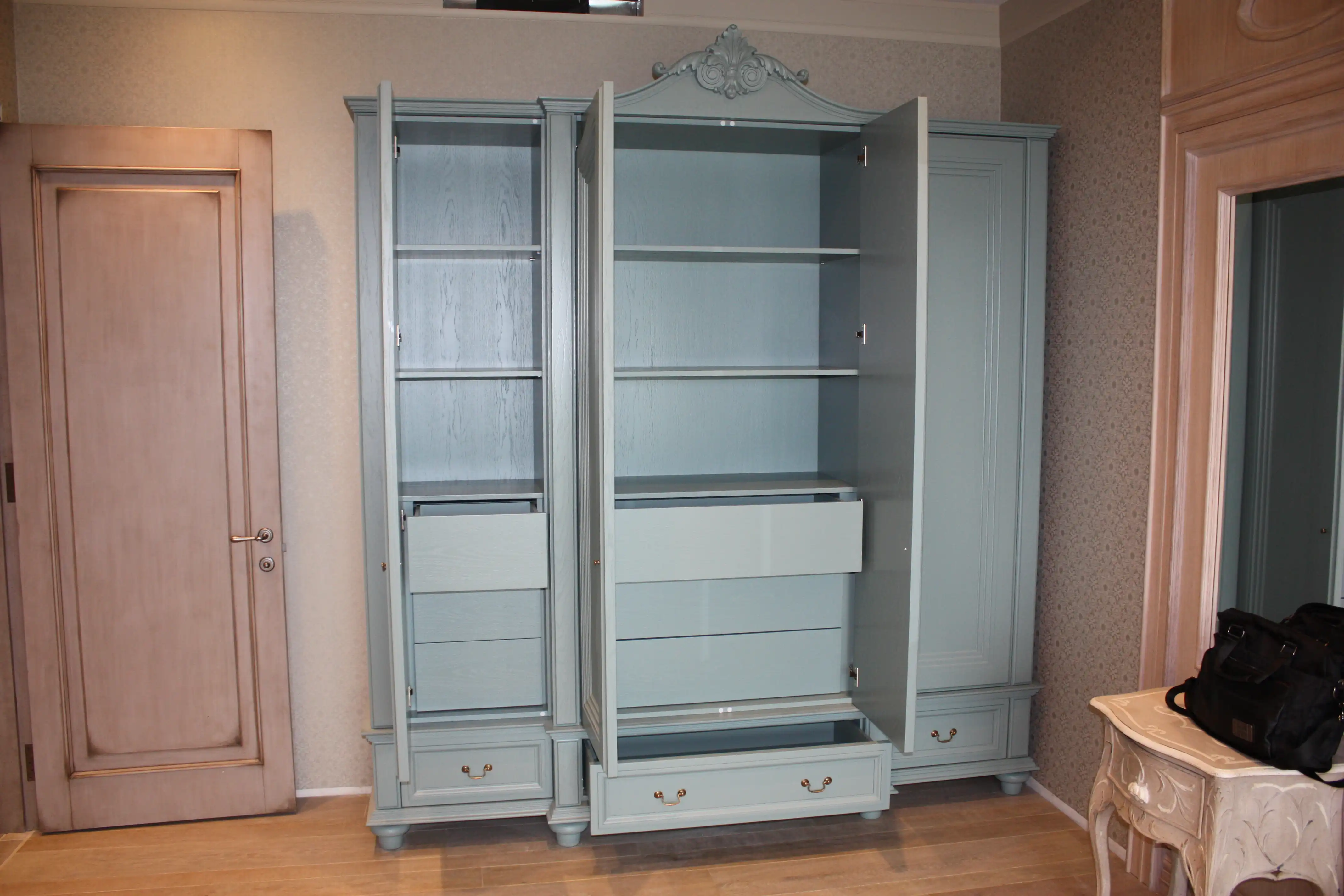 Мебель дома в Москве