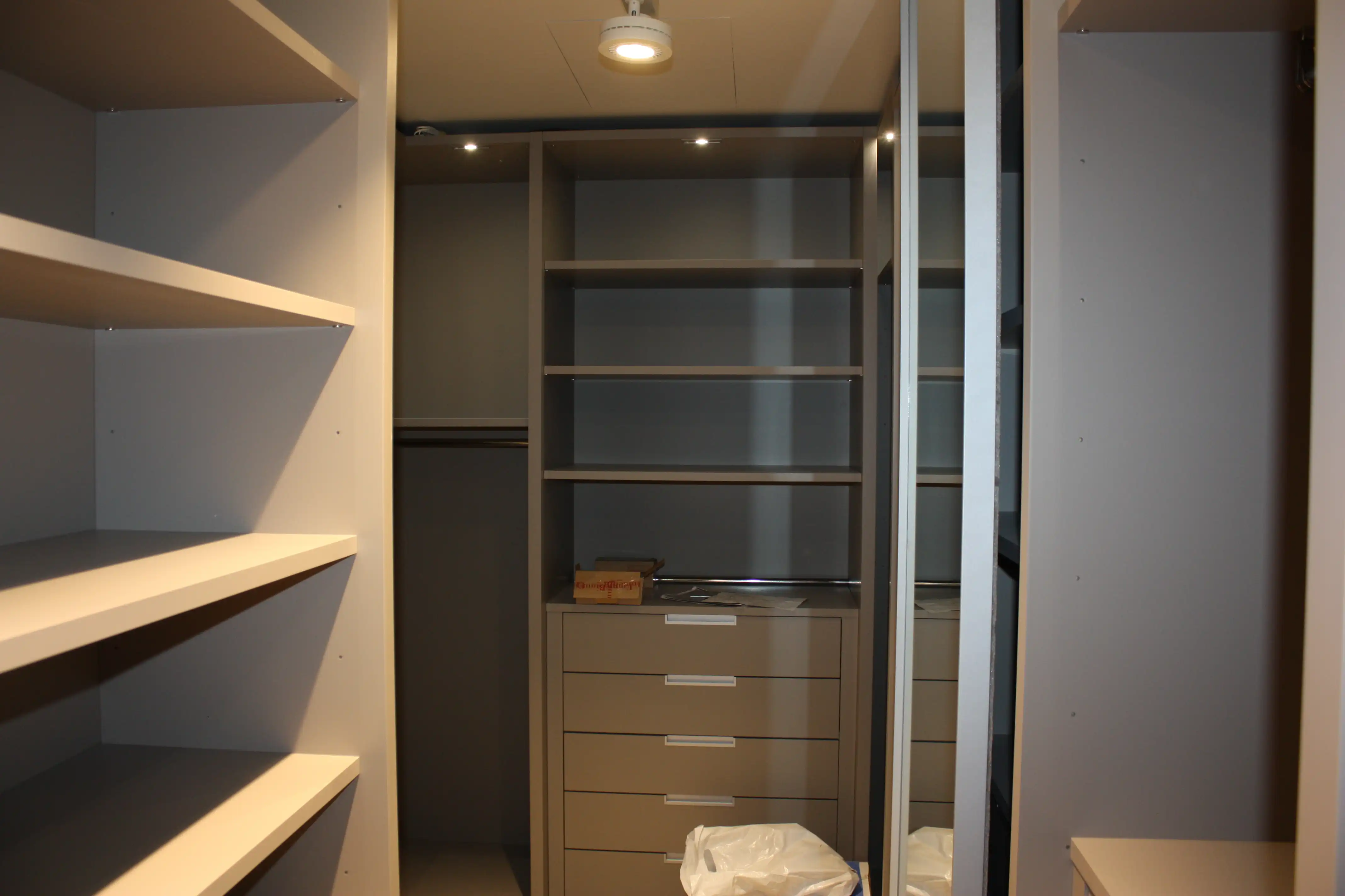 Мебель дома в Москве