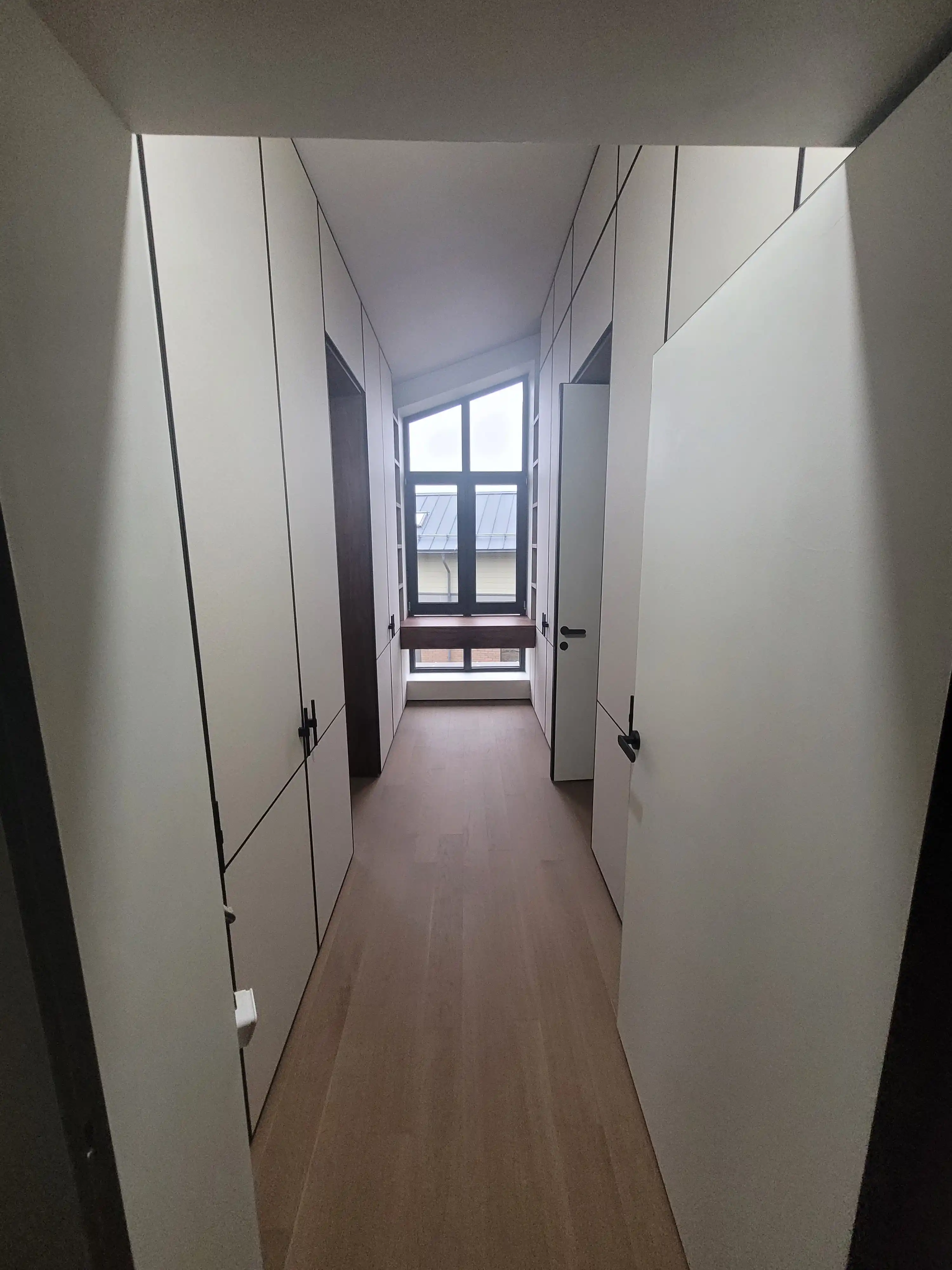 Притязательные обширные виды интерьера на объекте в Москве