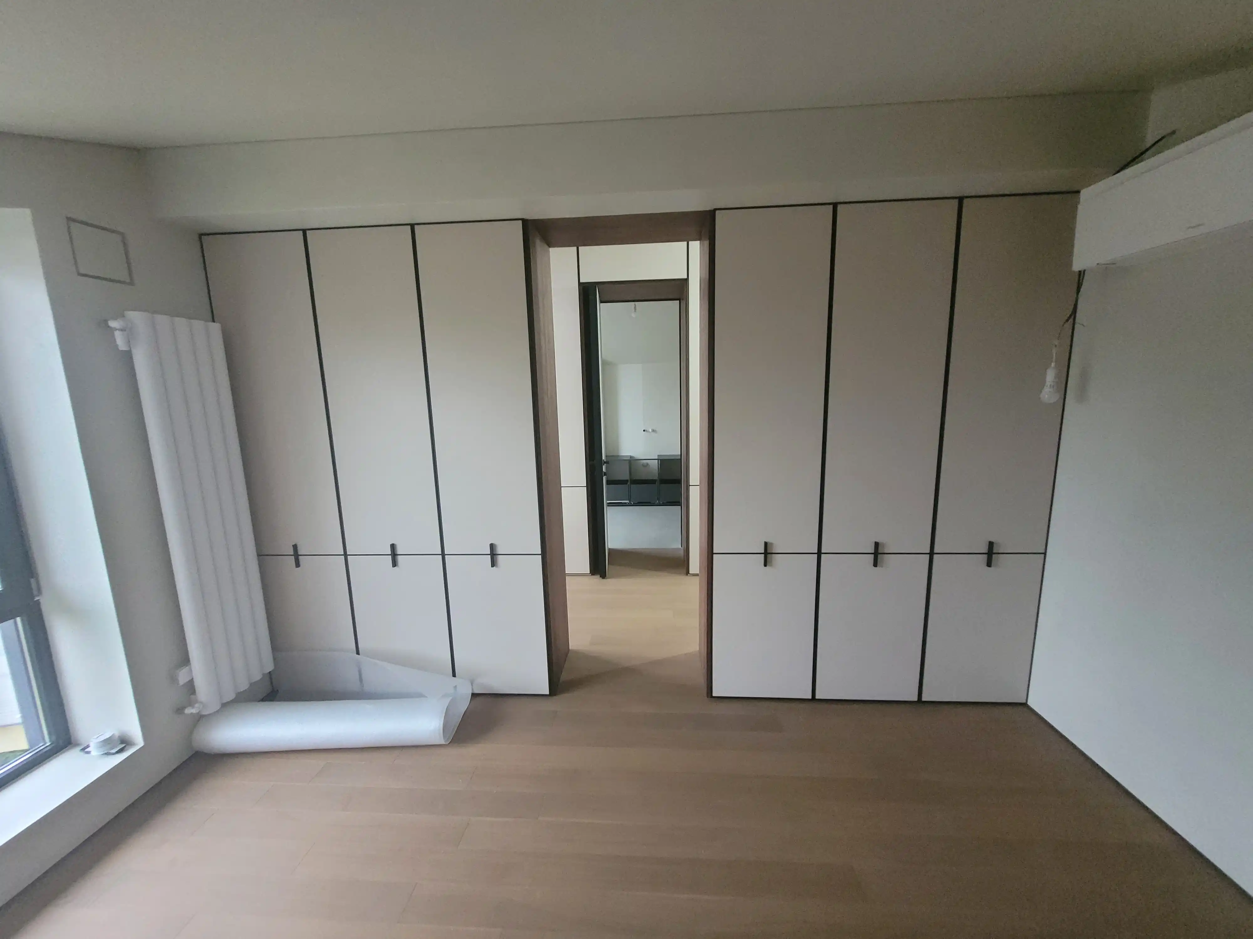 Притязательные обширные виды интерьера на объекте в Москве