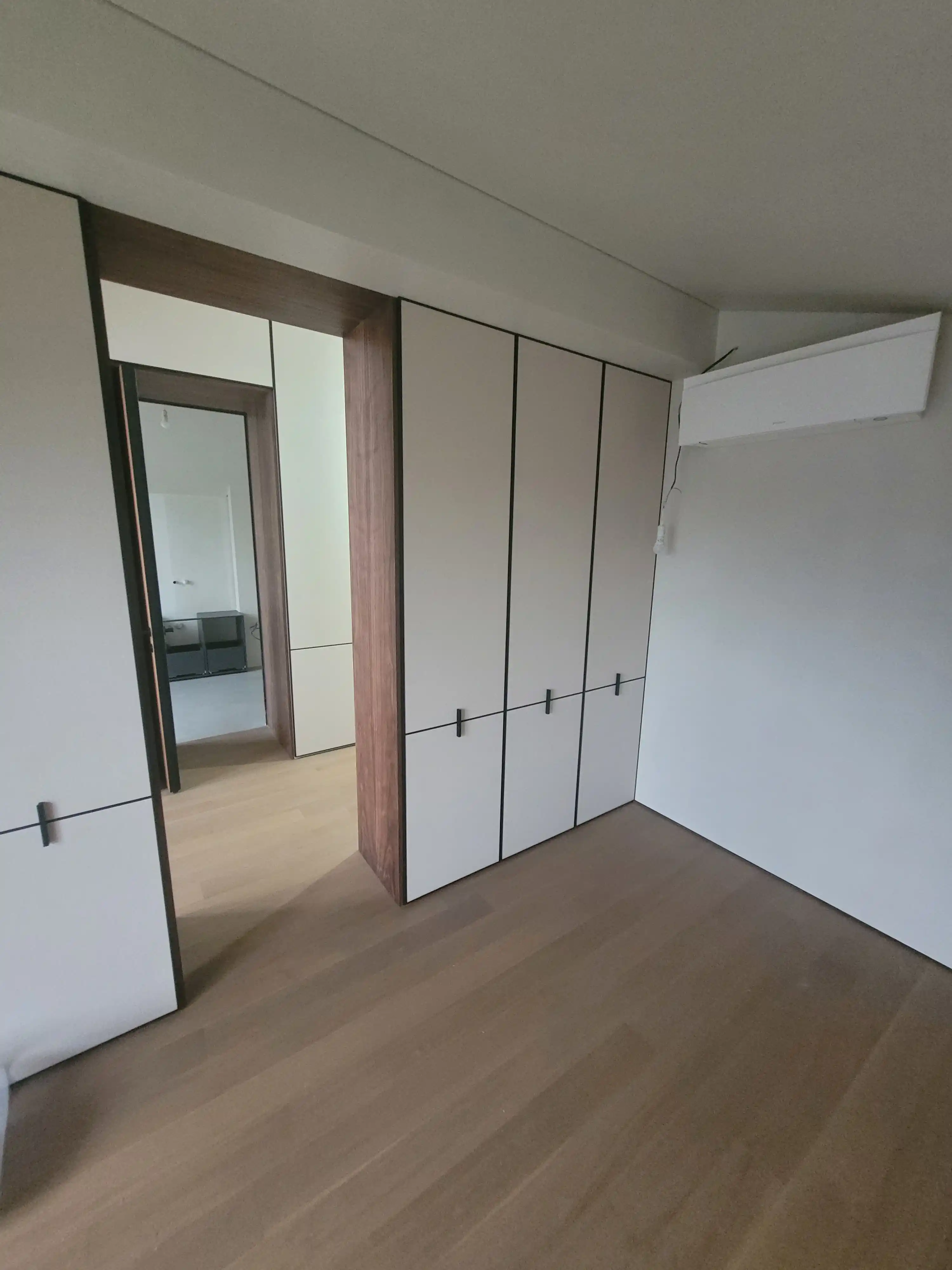 Притязательные обширные виды интерьера на объекте в Москве