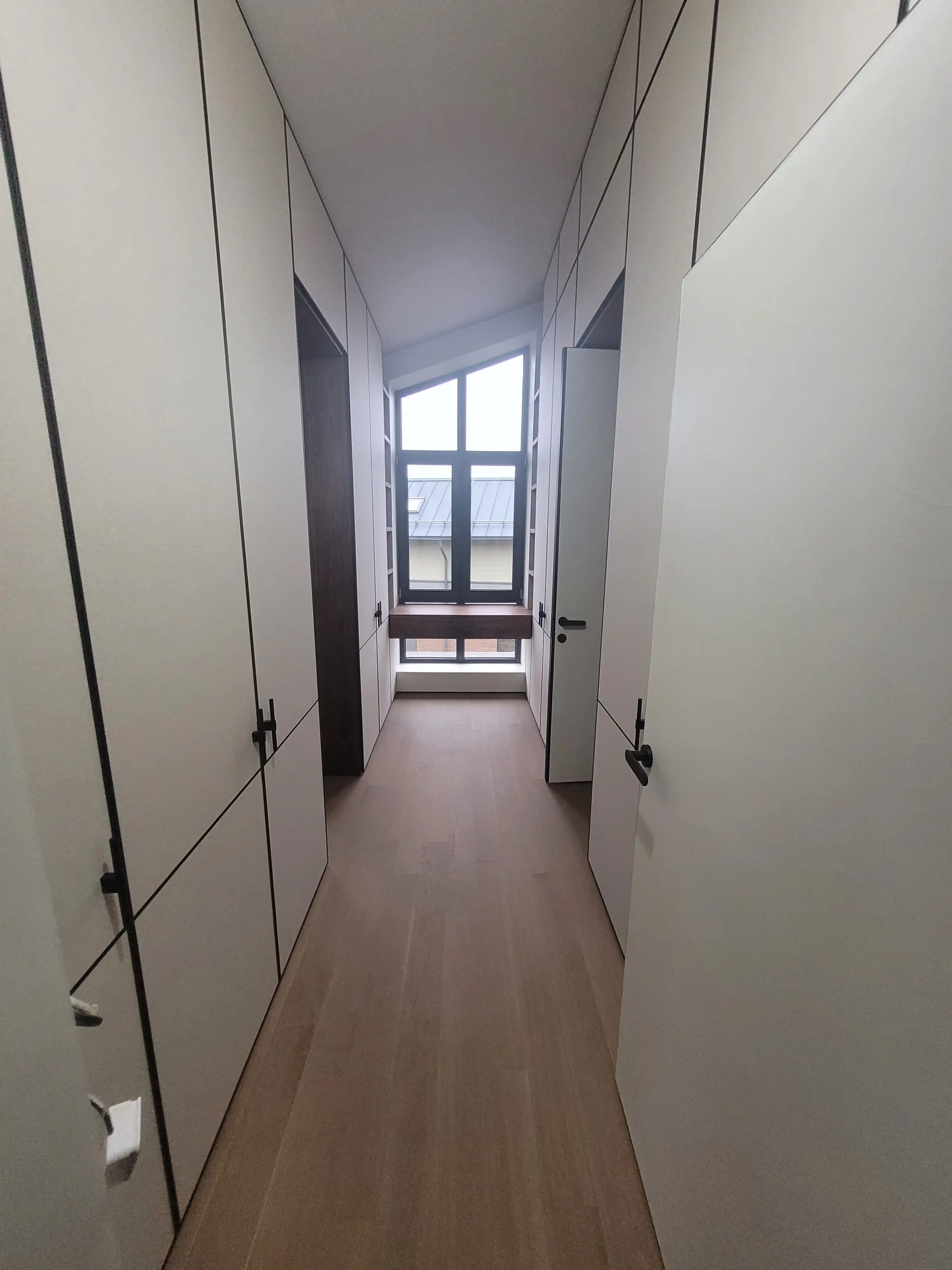 Притязательные обширные виды интерьера на объекте в Москве