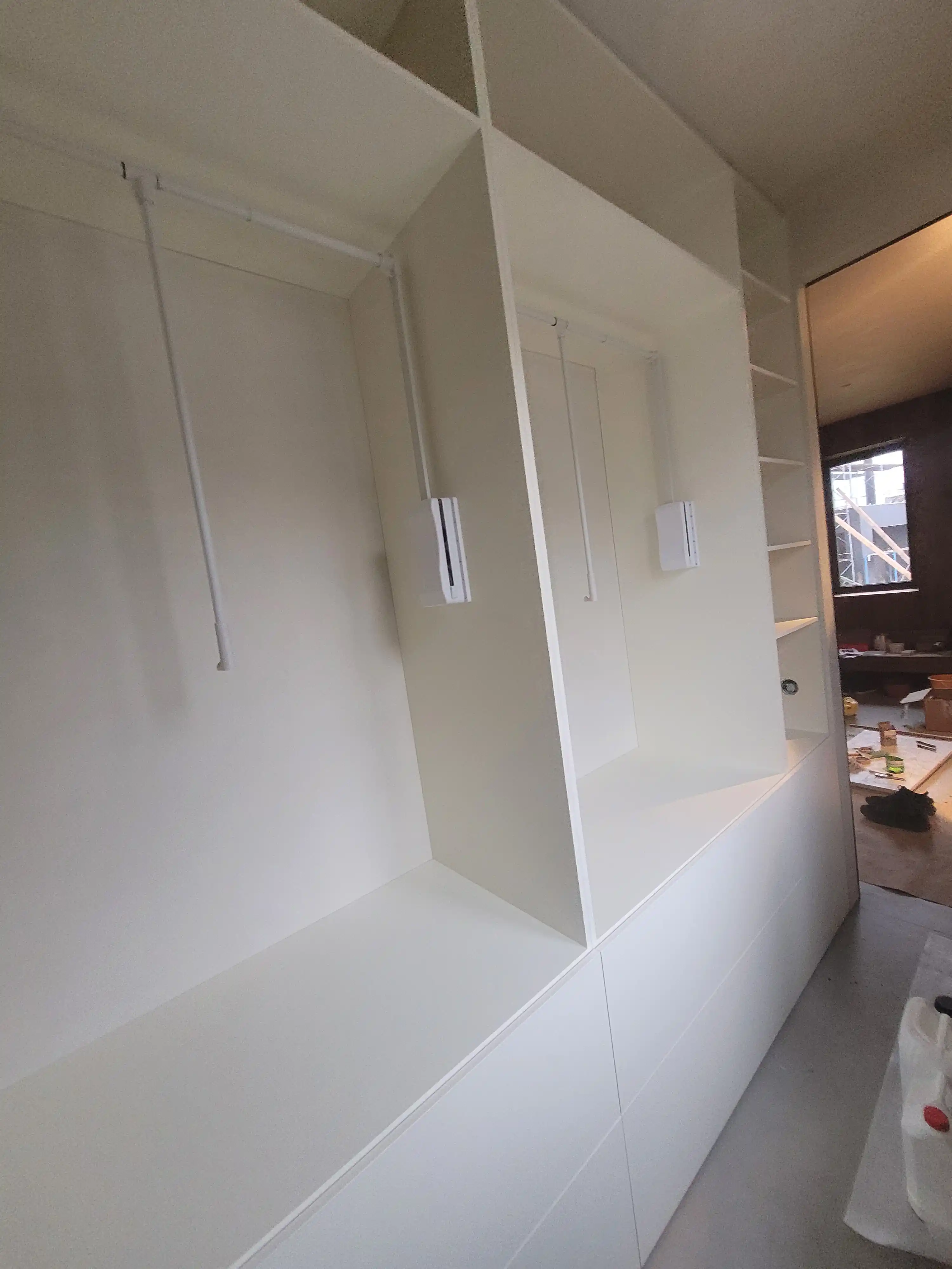 Притязательные обширные виды интерьера на объекте в Москве