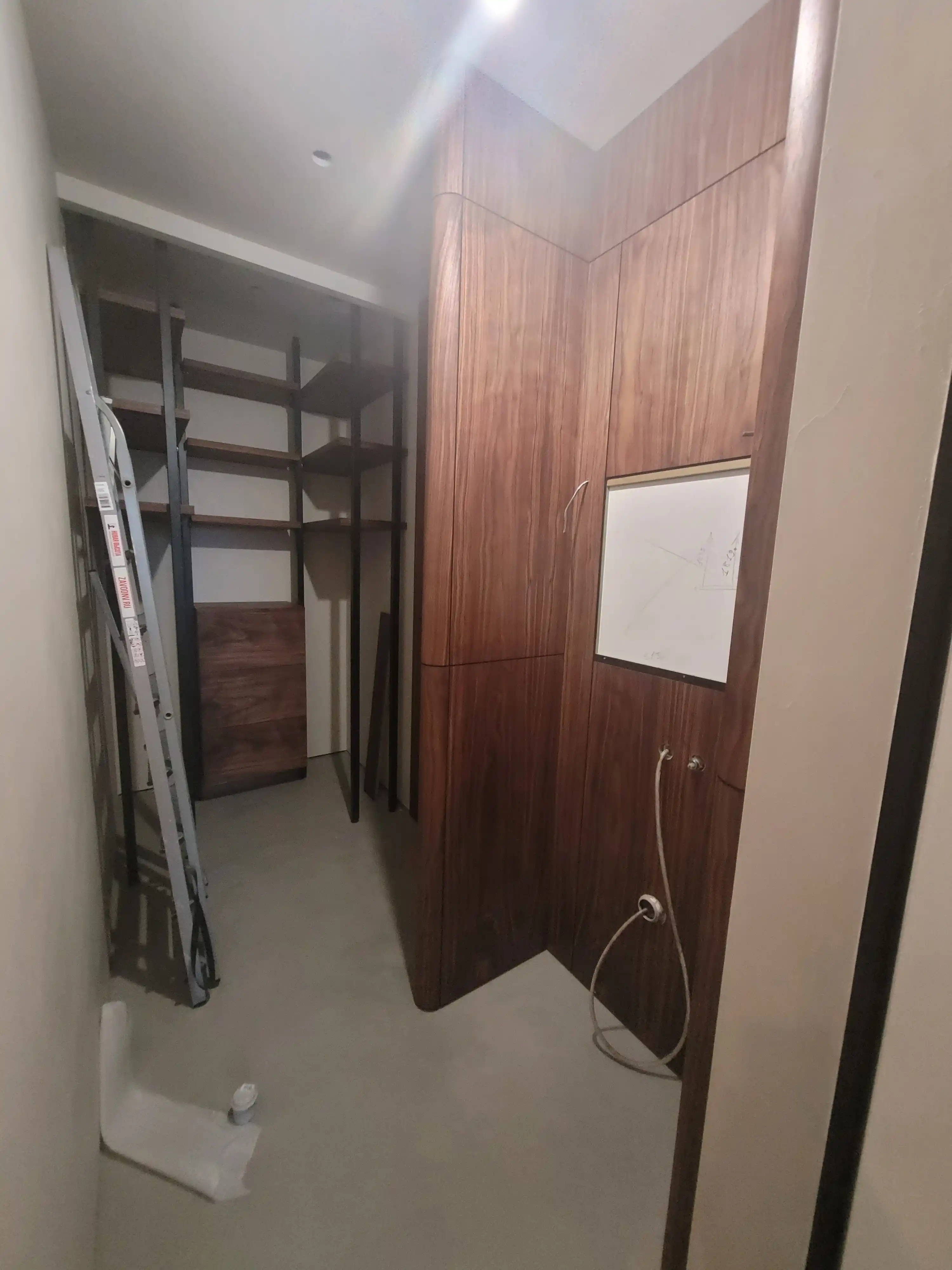 Притязательные обширные виды интерьера на объекте в Москве