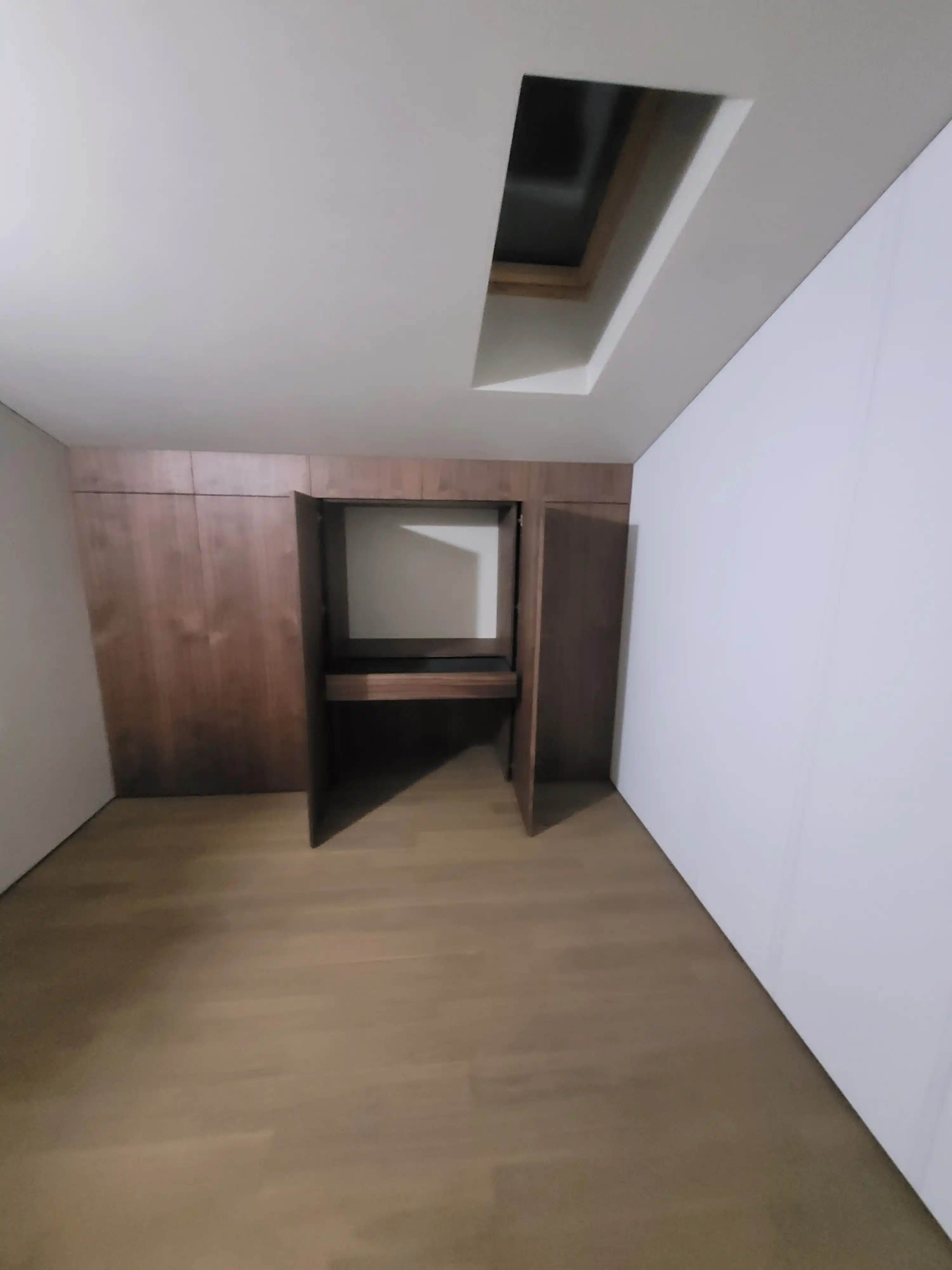 Притязательные обширные виды интерьера на объекте в Москве