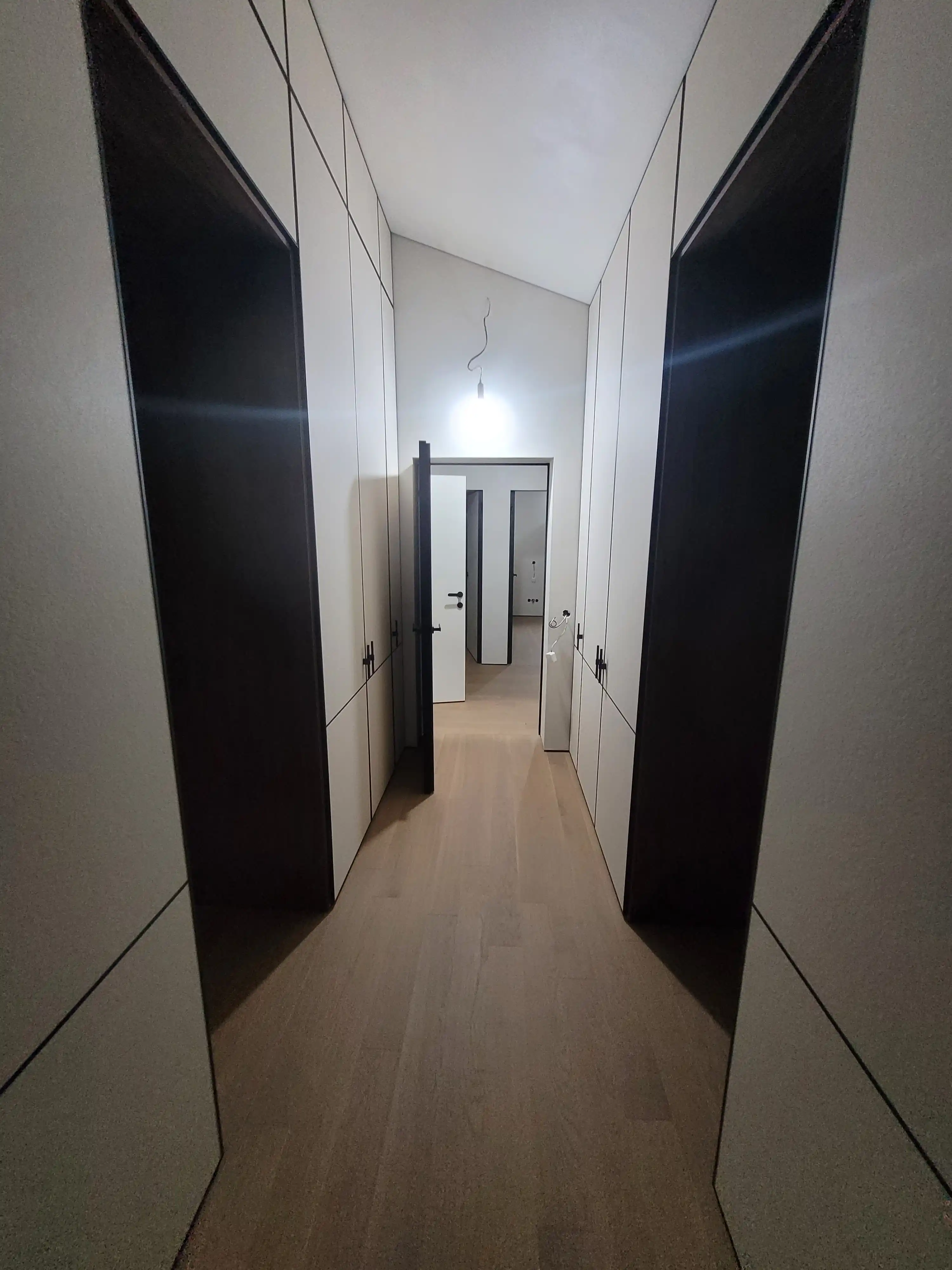 Притязательные обширные виды интерьера на объекте в Москве