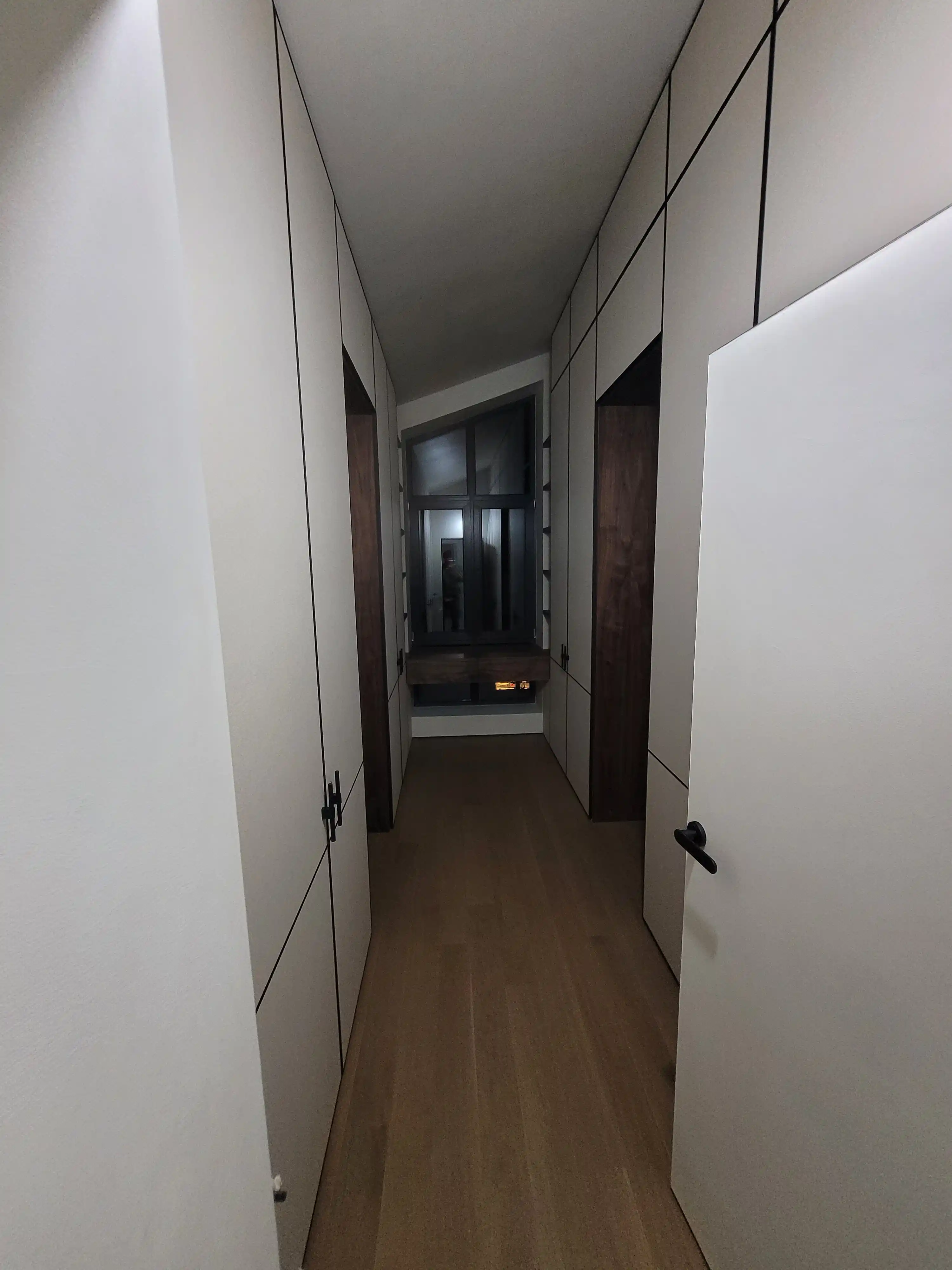 Притязательные обширные виды интерьера на объекте в Москве