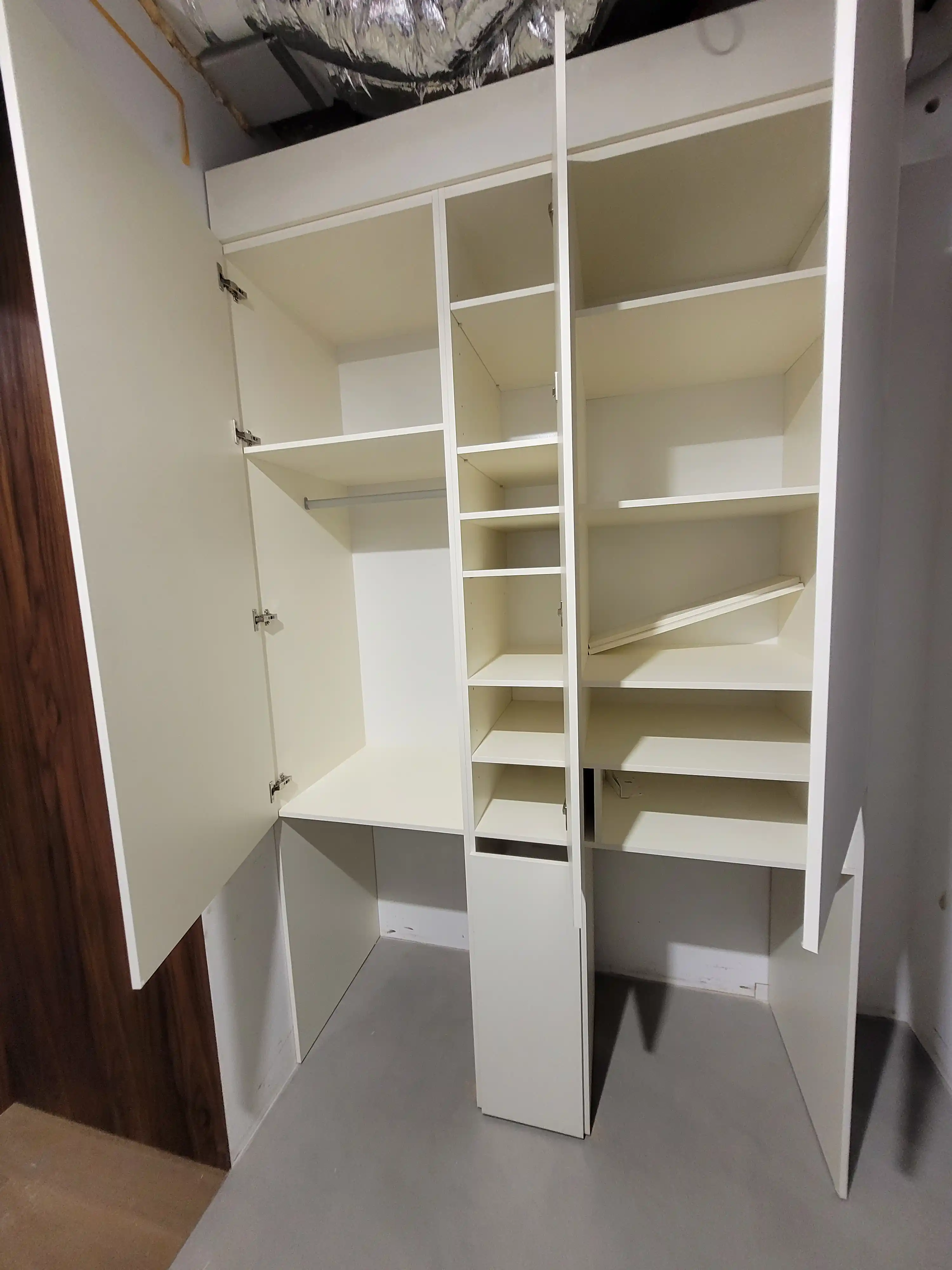 Притязательные обширные виды интерьера на объекте в Москве