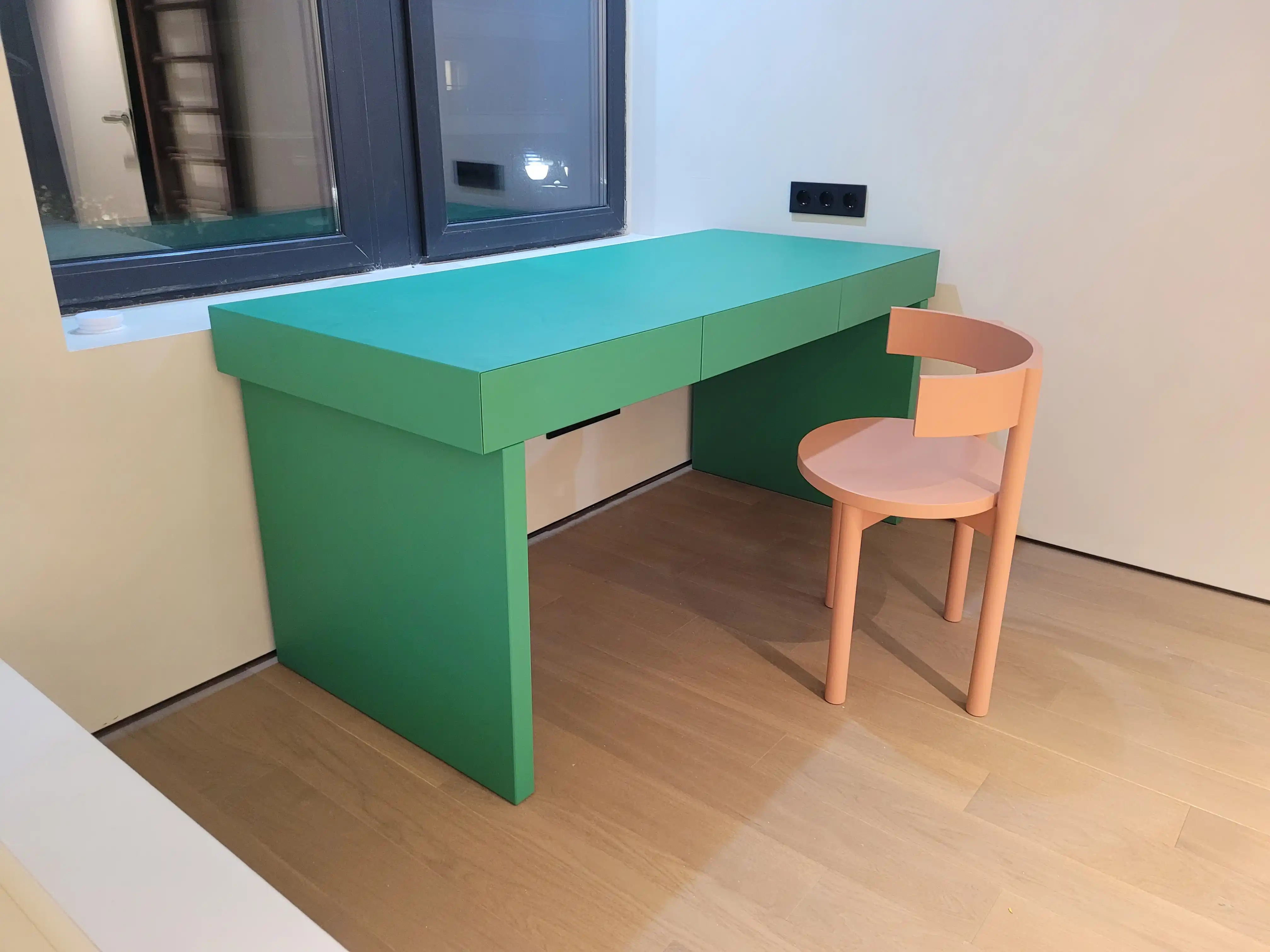 Притязательные обширные виды интерьера на объекте в Москве