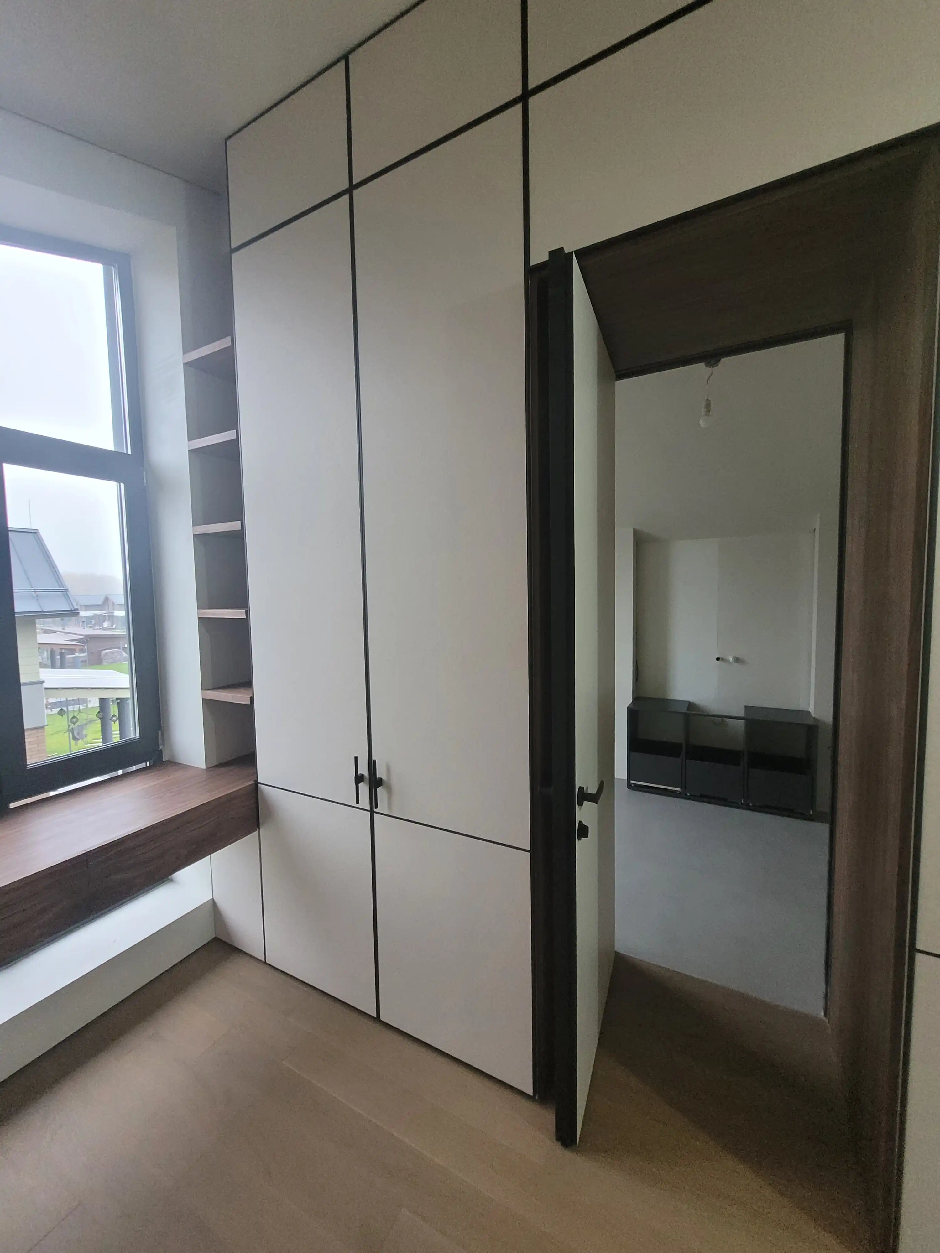 Притязательные обширные виды интерьера на объекте в Москве