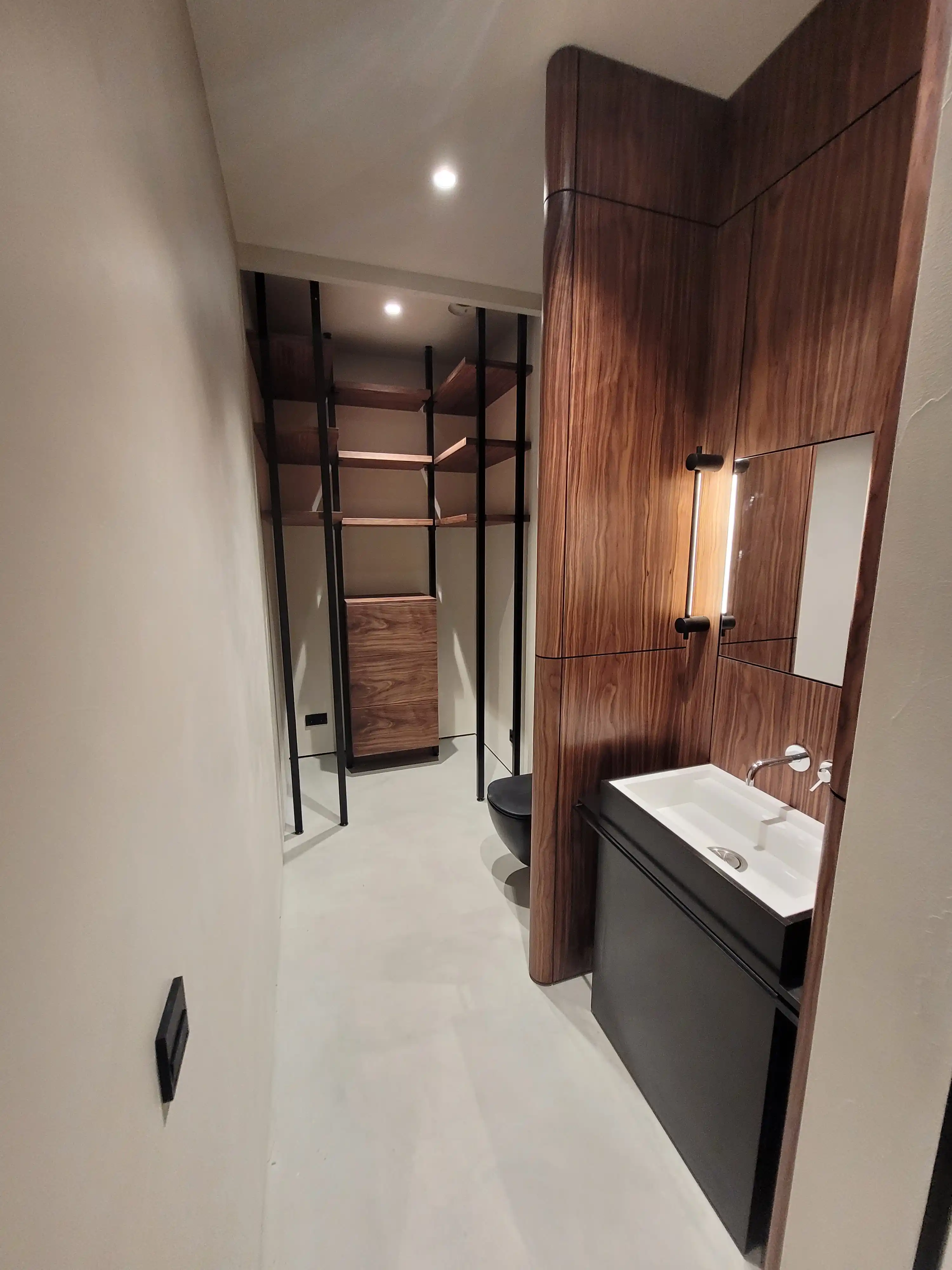 Притязательные обширные виды интерьера на объекте в Москве