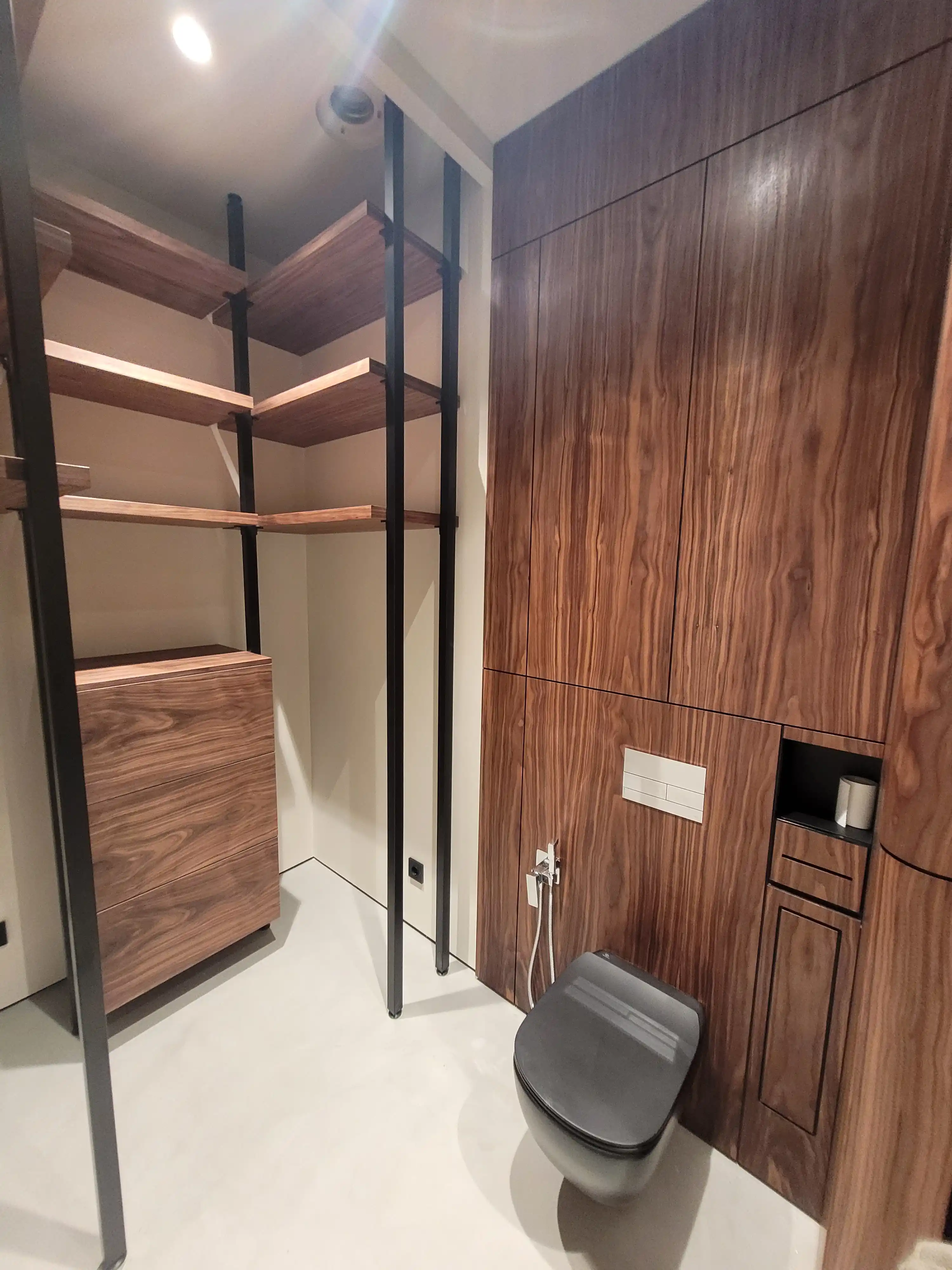 Притязательные обширные виды интерьера на объекте в Москве