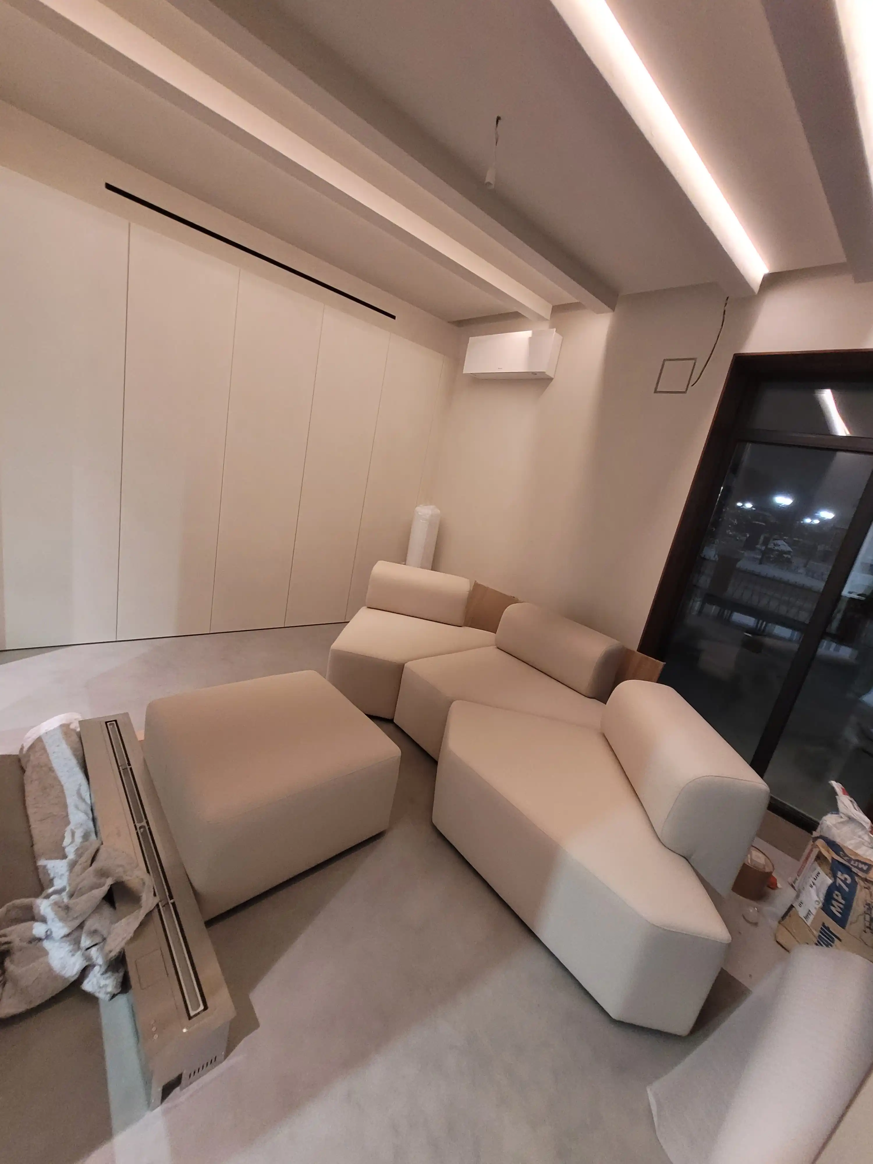 Притязательные обширные виды интерьера на объекте в Москве