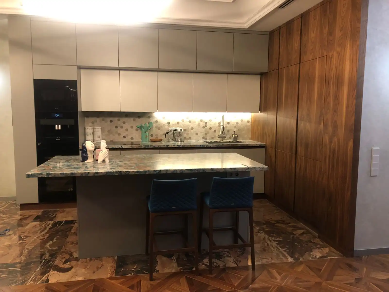 Мебель квартиры на болотной