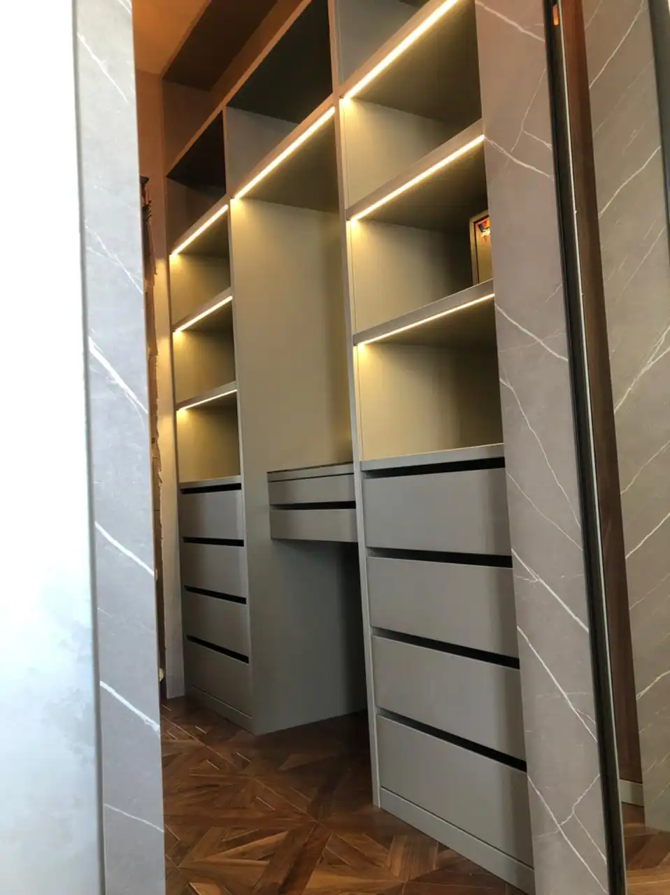 Мебель квартиры на болотной