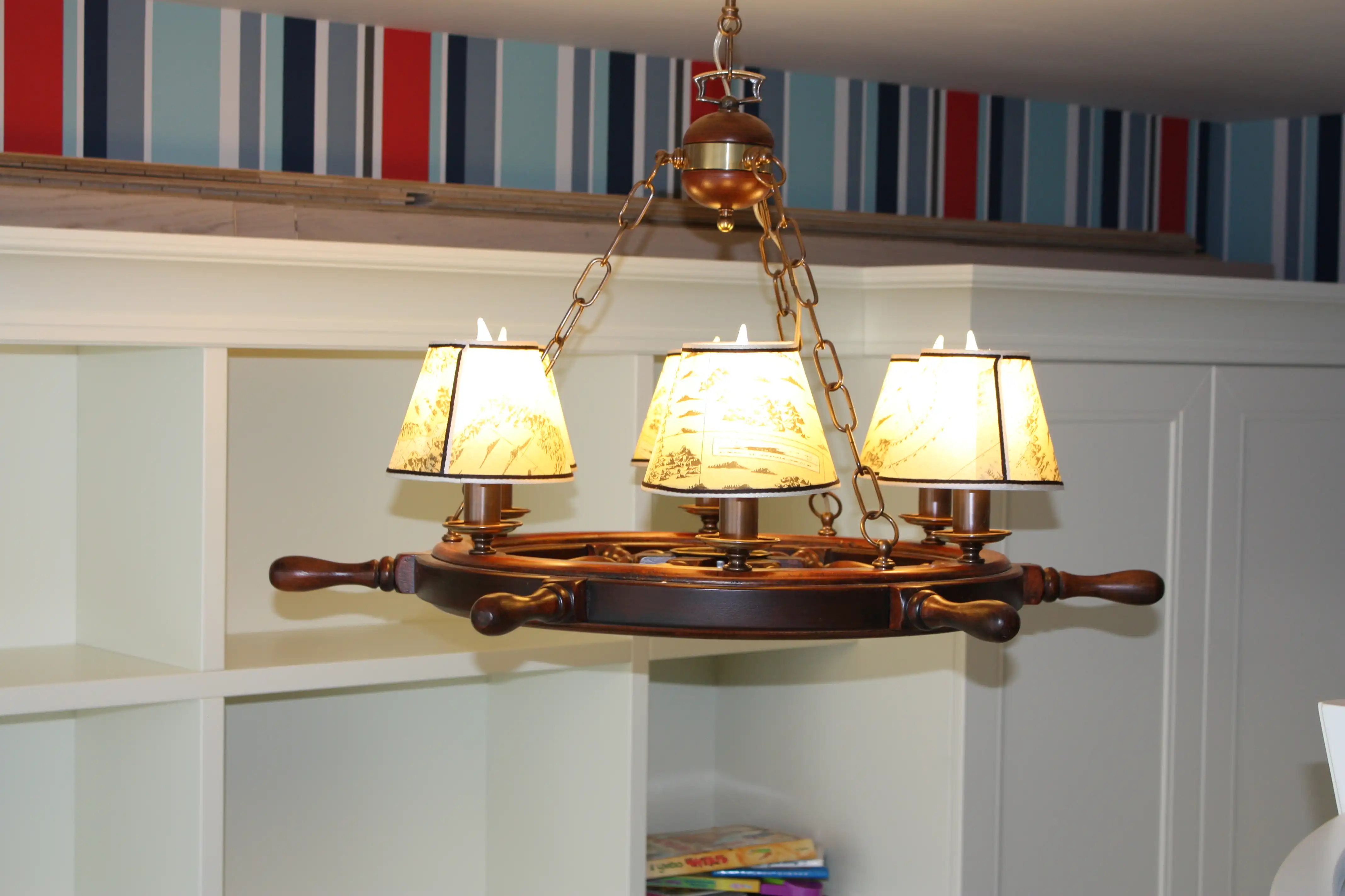 Впечатляющий дизайн мебели в морской стилистике