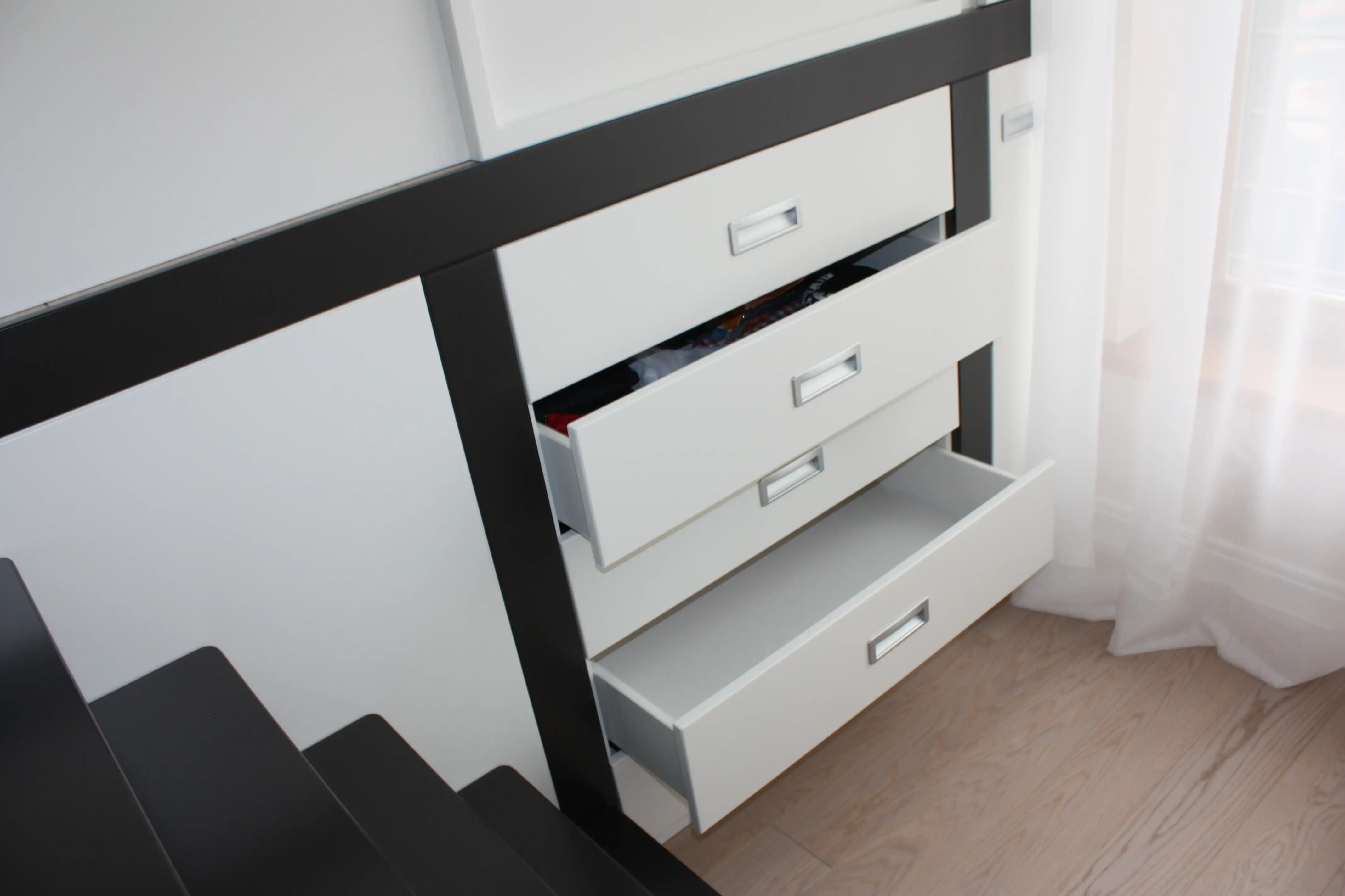 Впечатляющий дизайн мебели в морской стилистике