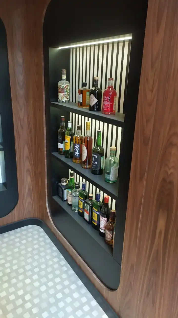 Выразительные виды интерьера в стиле неоклассицизма