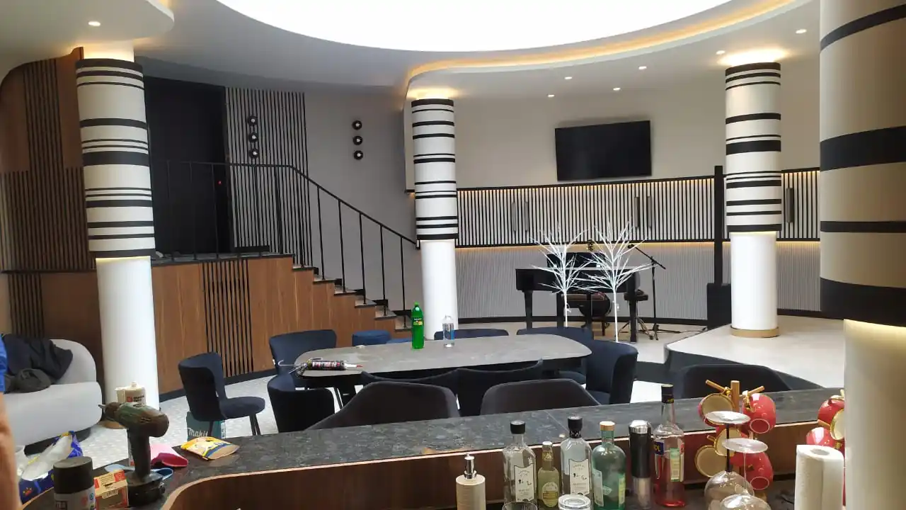 Выразительные виды интерьера в стиле неоклассицизма