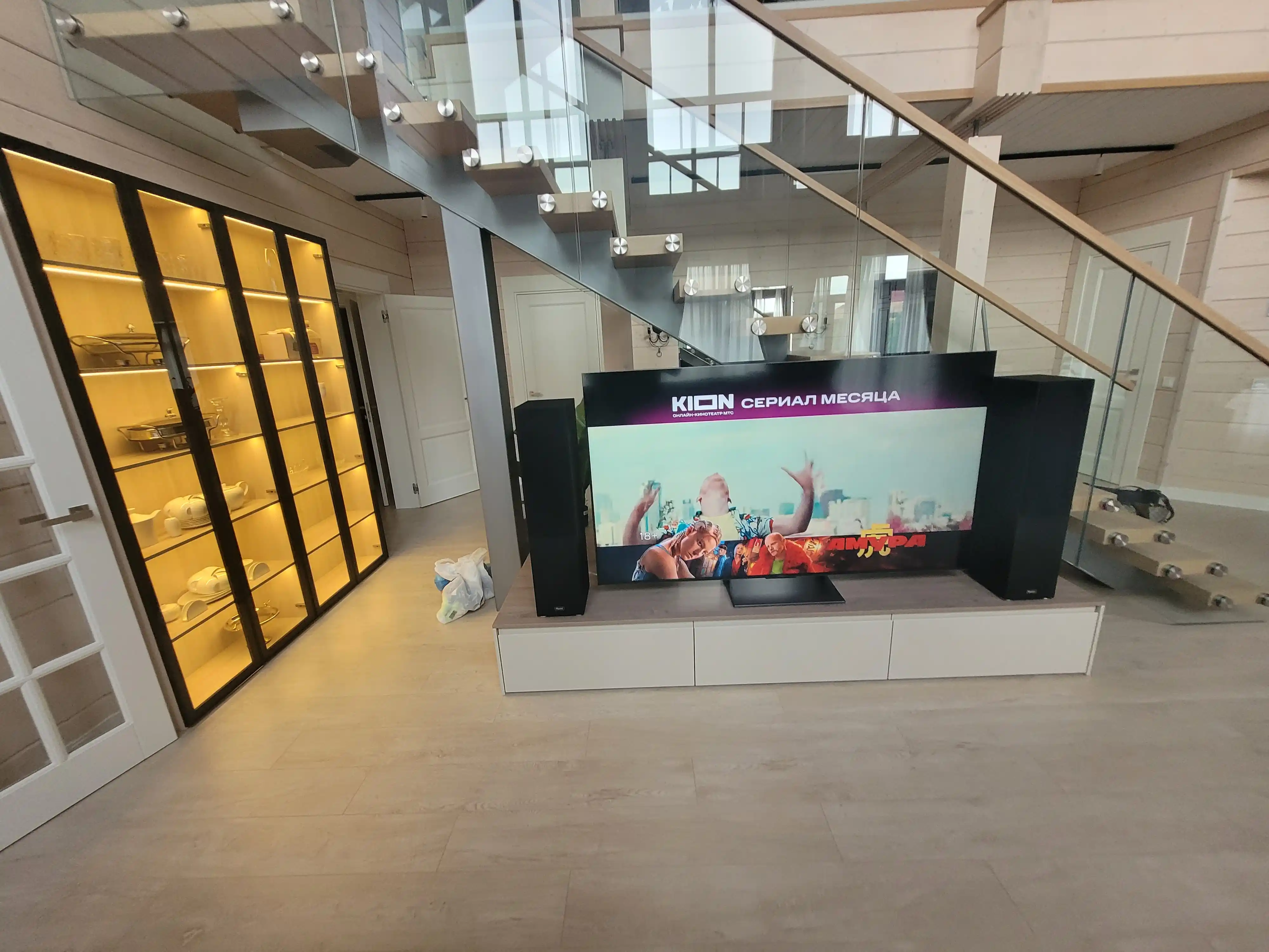 Прекрасная работа в сосновом бору