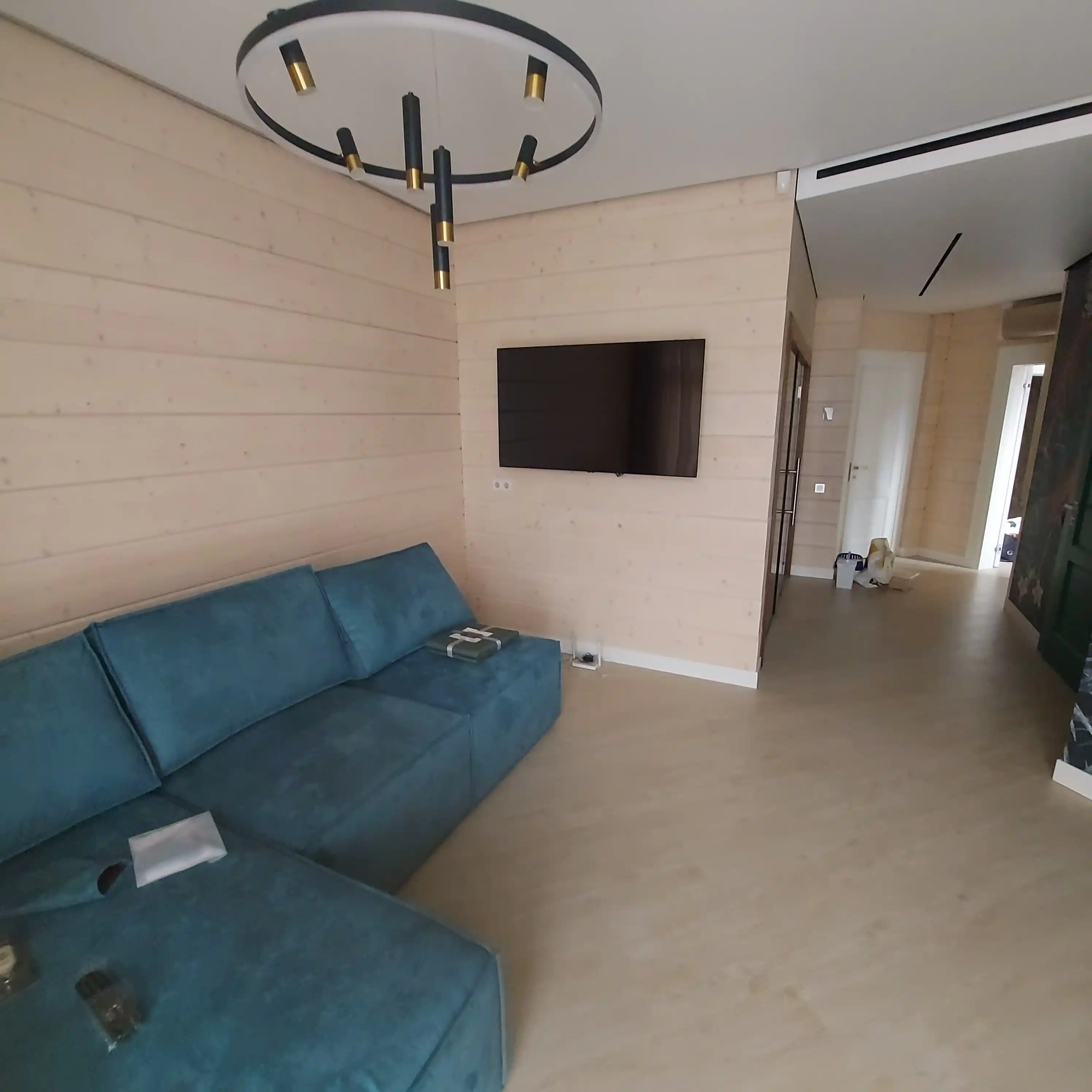 Прекрасная работа в сосновом бору