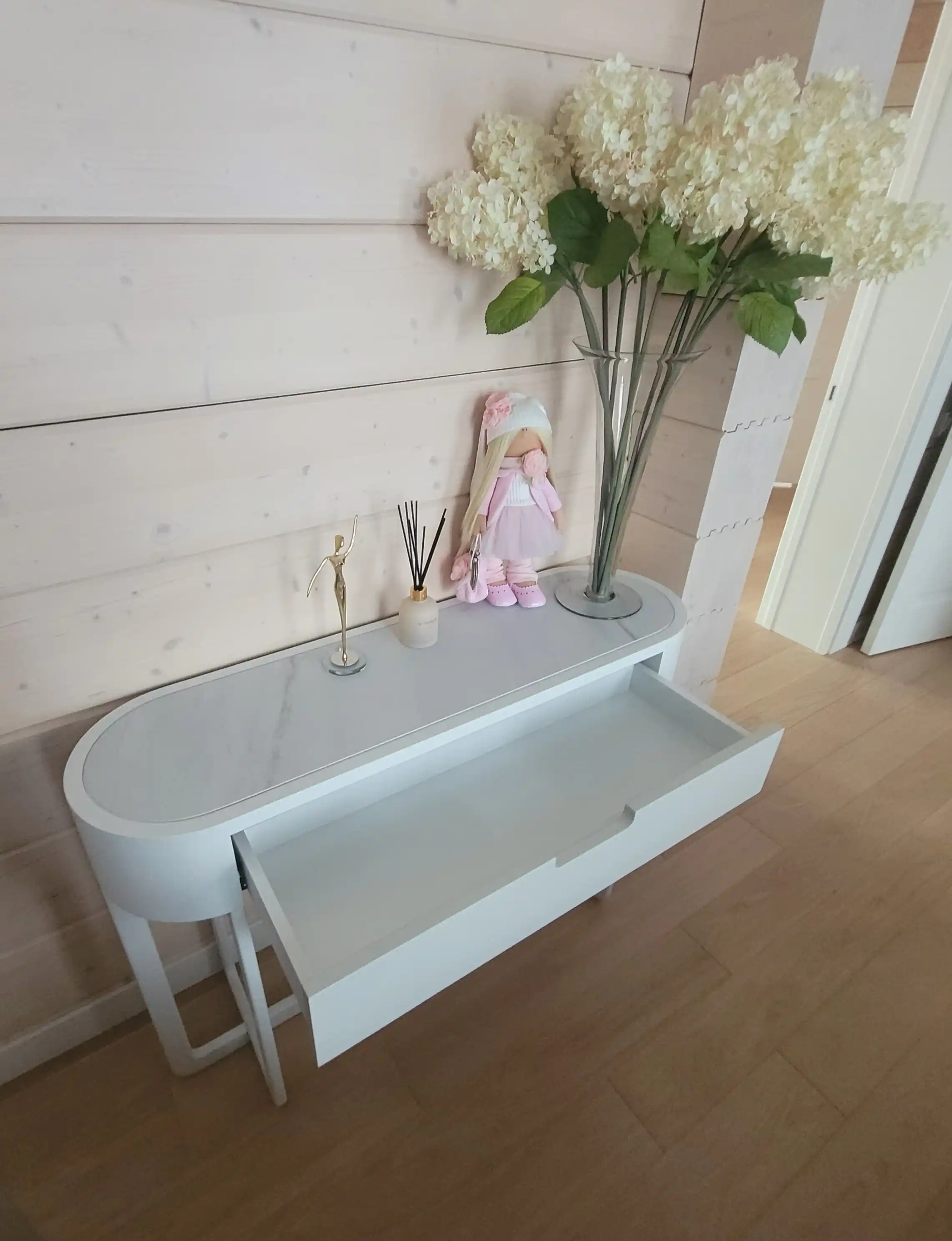 Прекрасная работа в сосновом бору