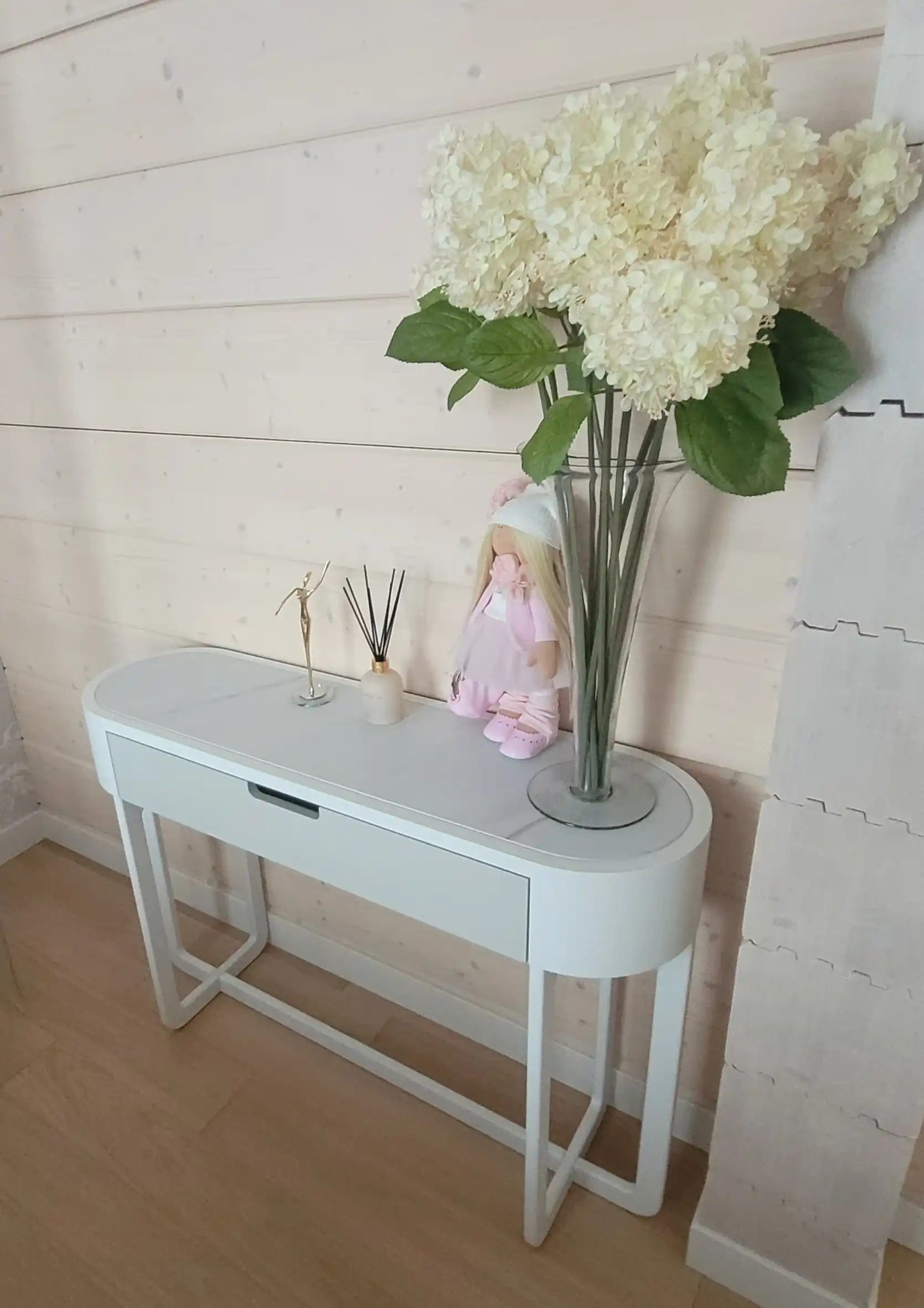 Прекрасная работа в сосновом бору