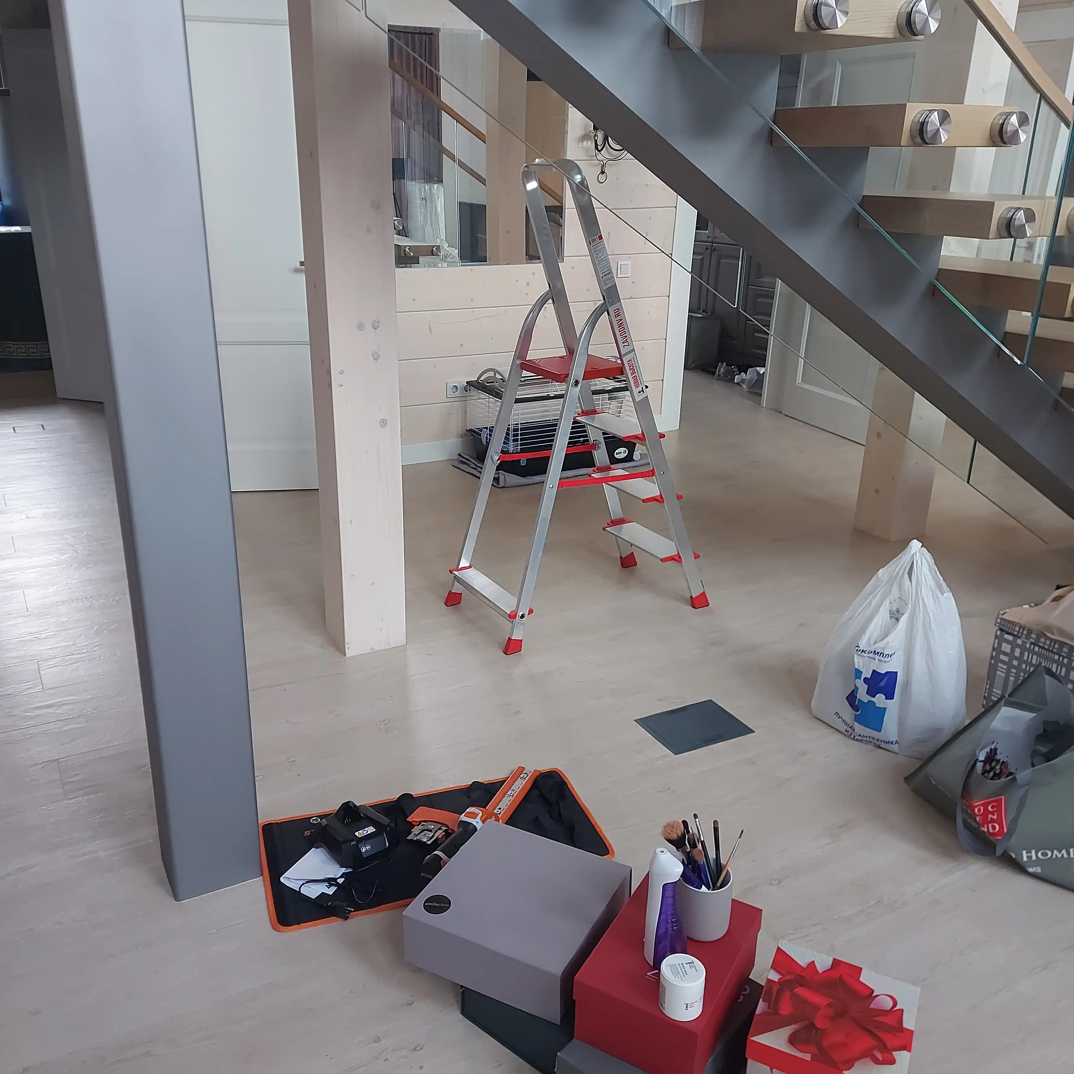 Прекрасная работа в сосновом бору