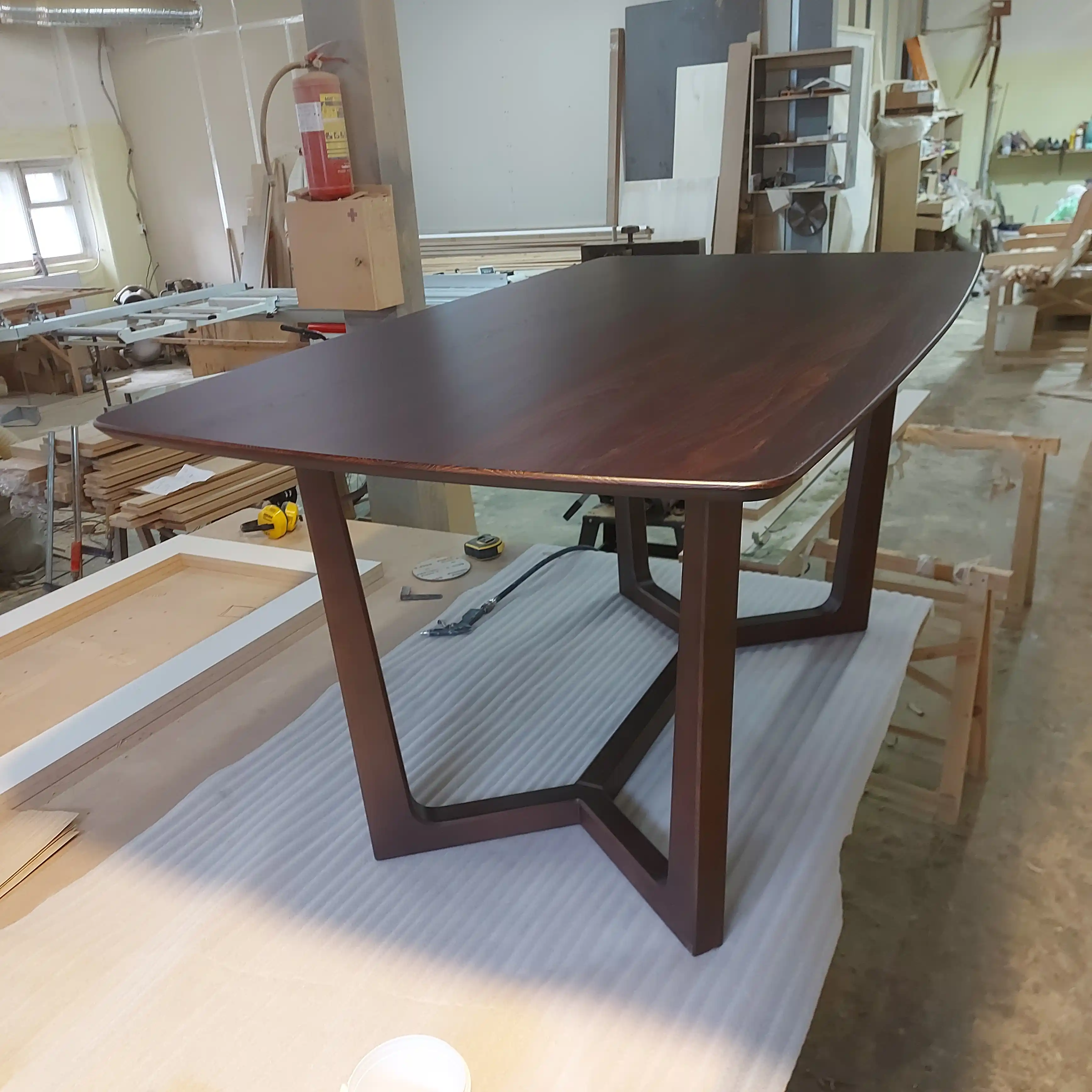 Прекрасная работа в сосновом бору