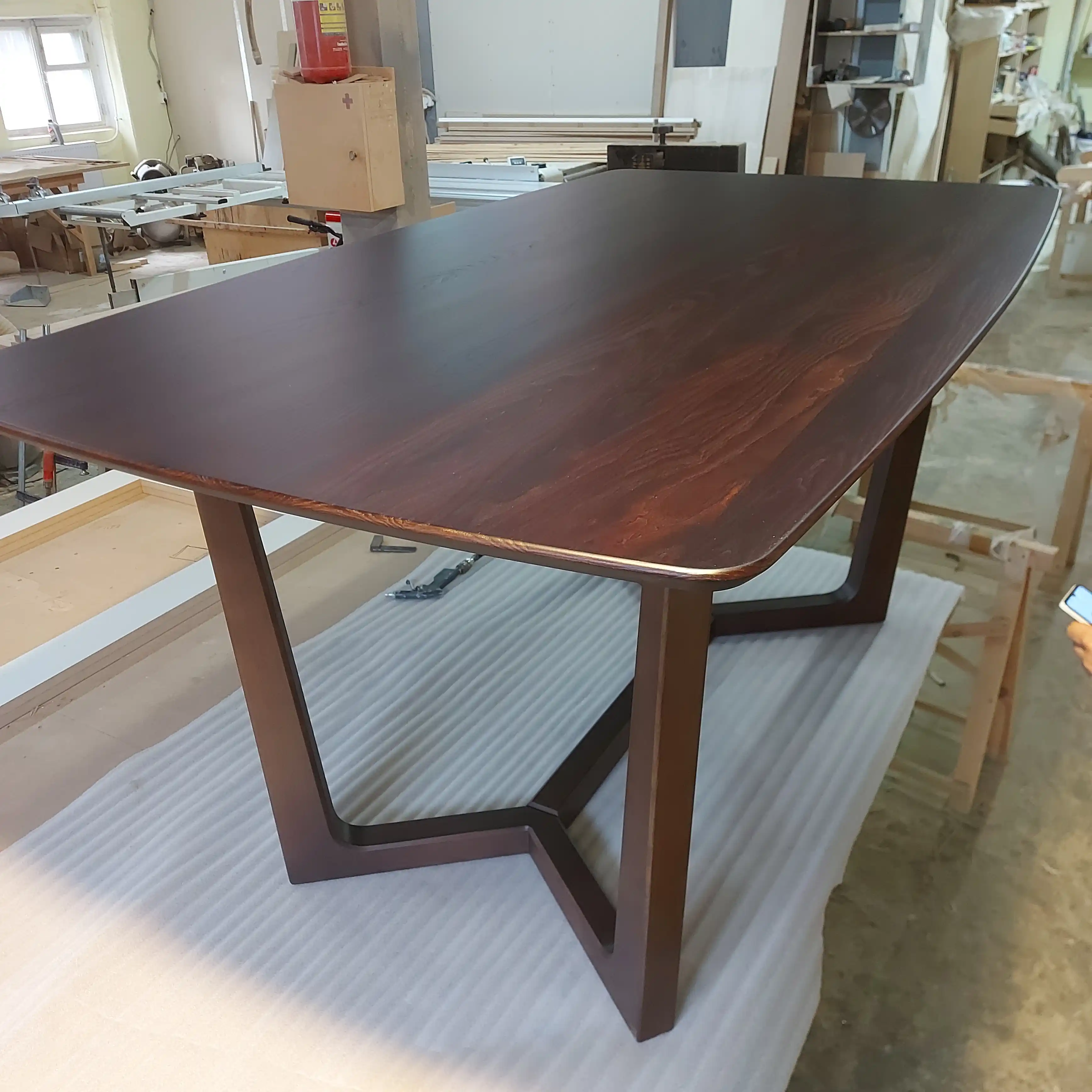 Прекрасная работа в сосновом бору