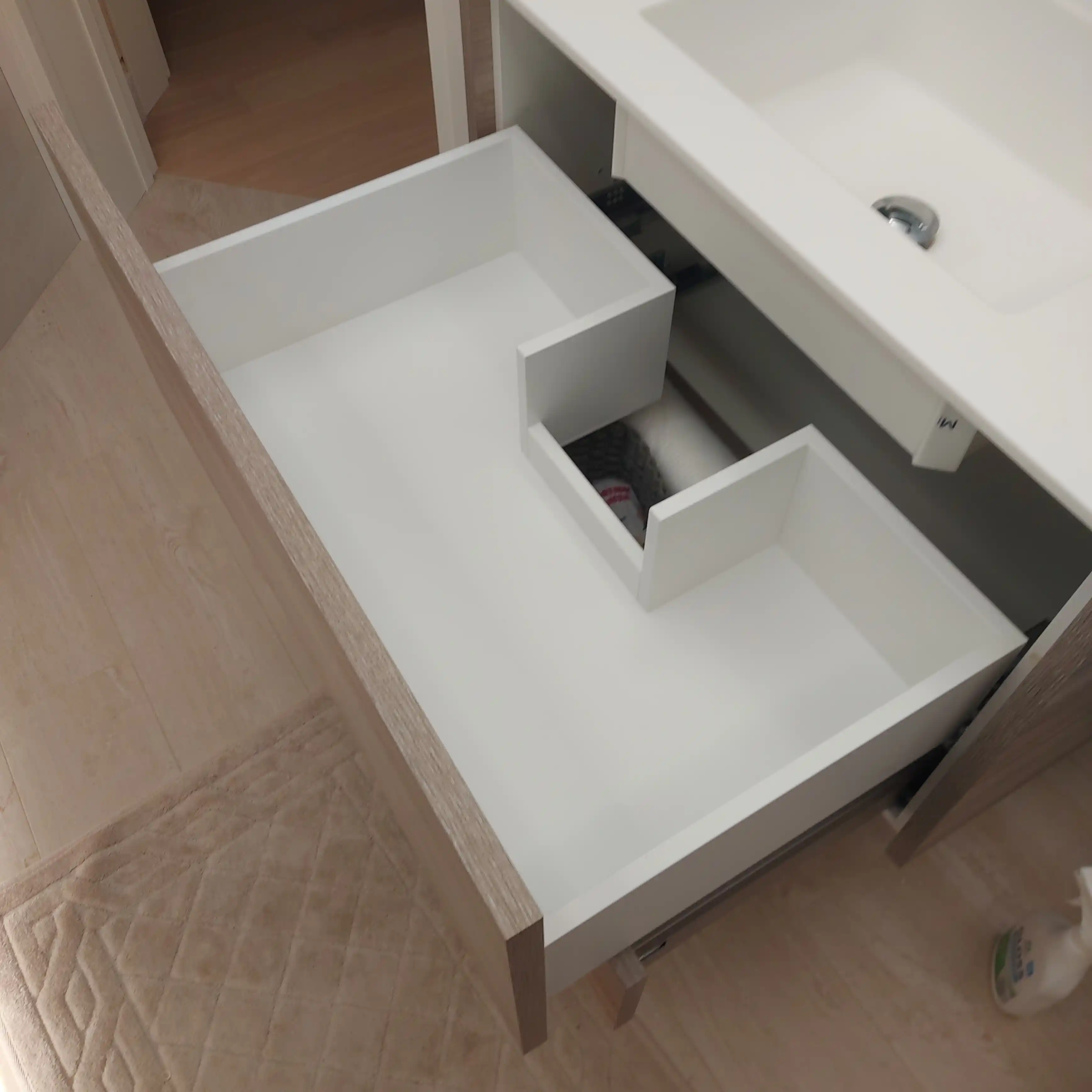 Прекрасная работа в сосновом бору