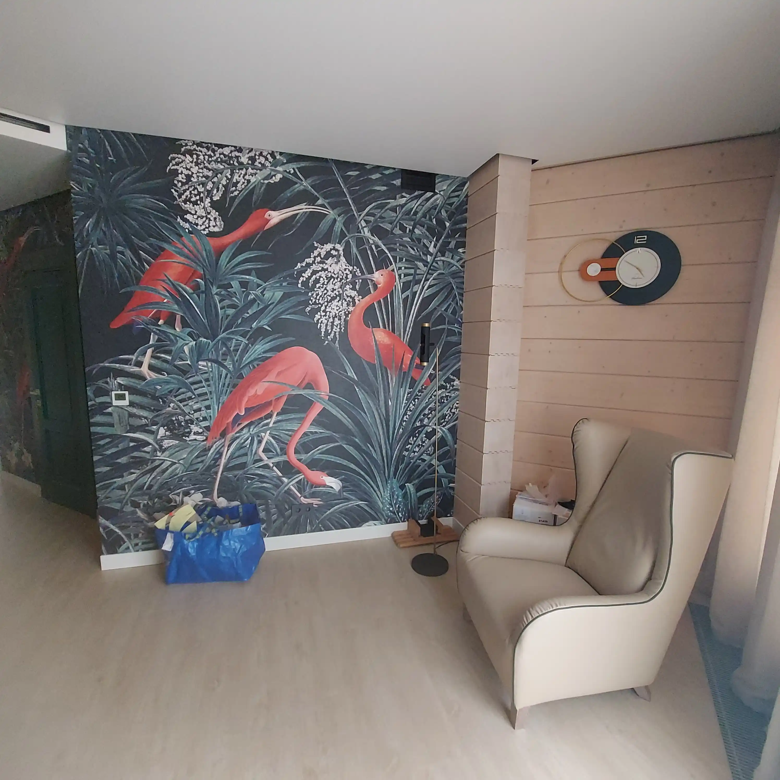 Прекрасная работа в сосновом бору