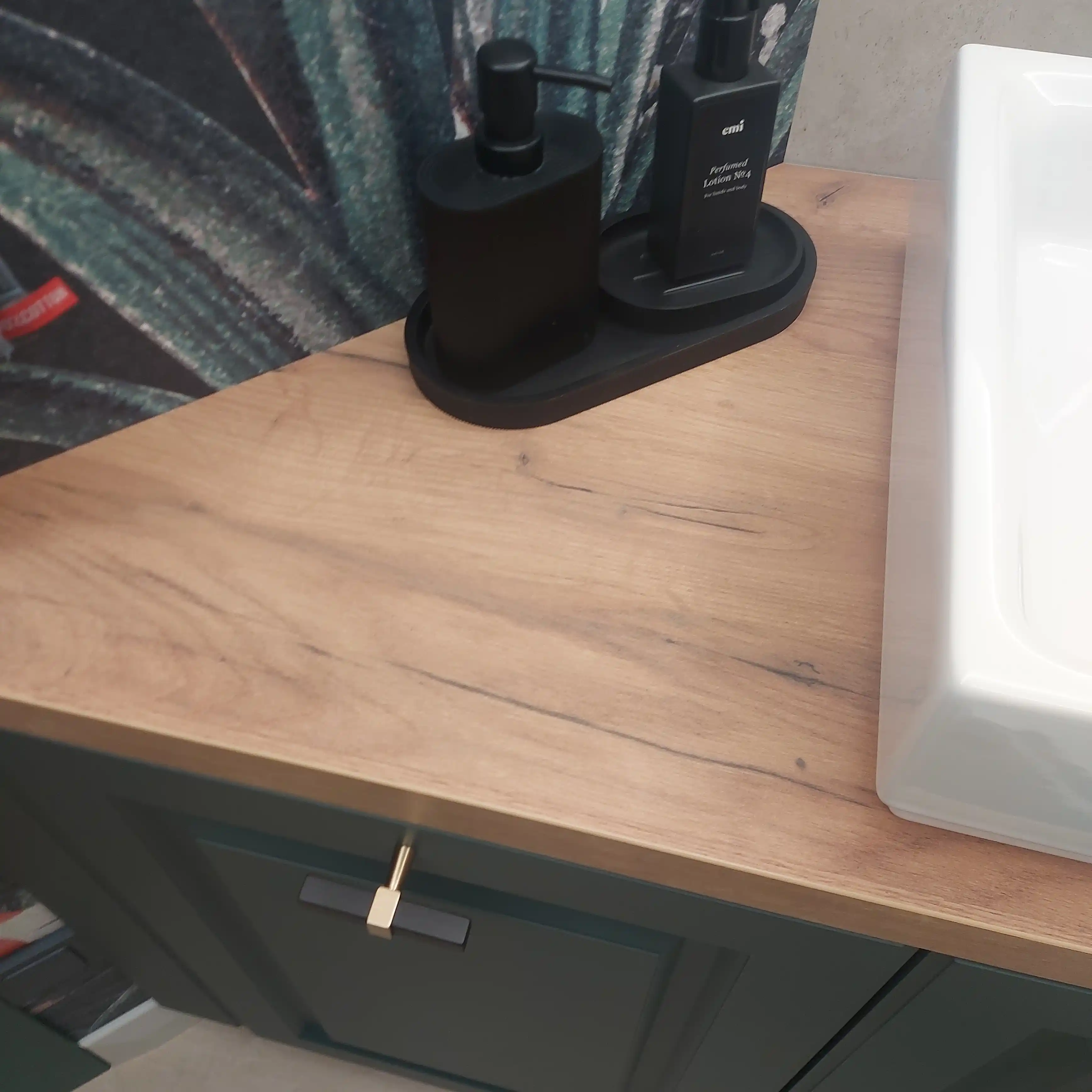 Прекрасная работа в сосновом бору