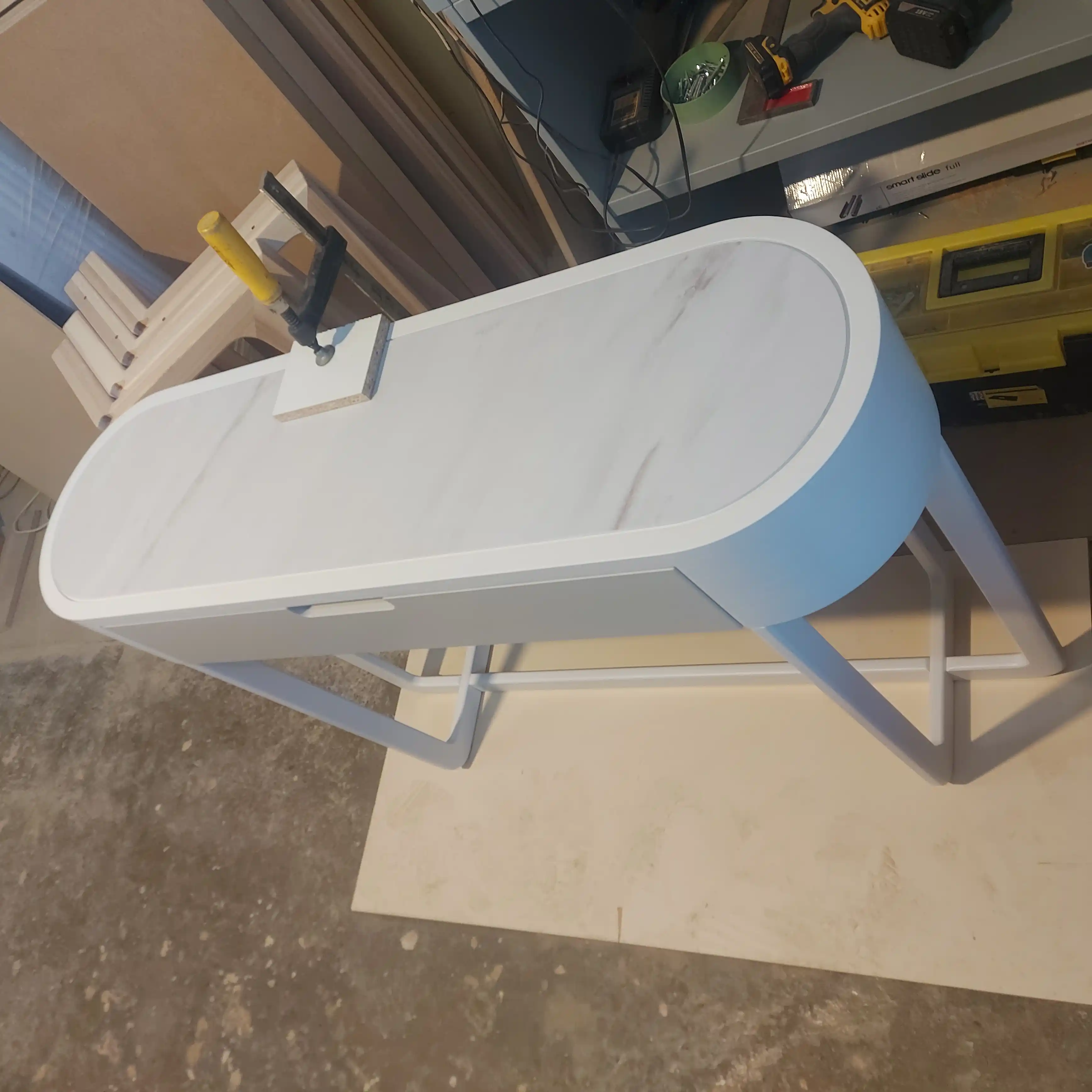 Прекрасная работа в сосновом бору