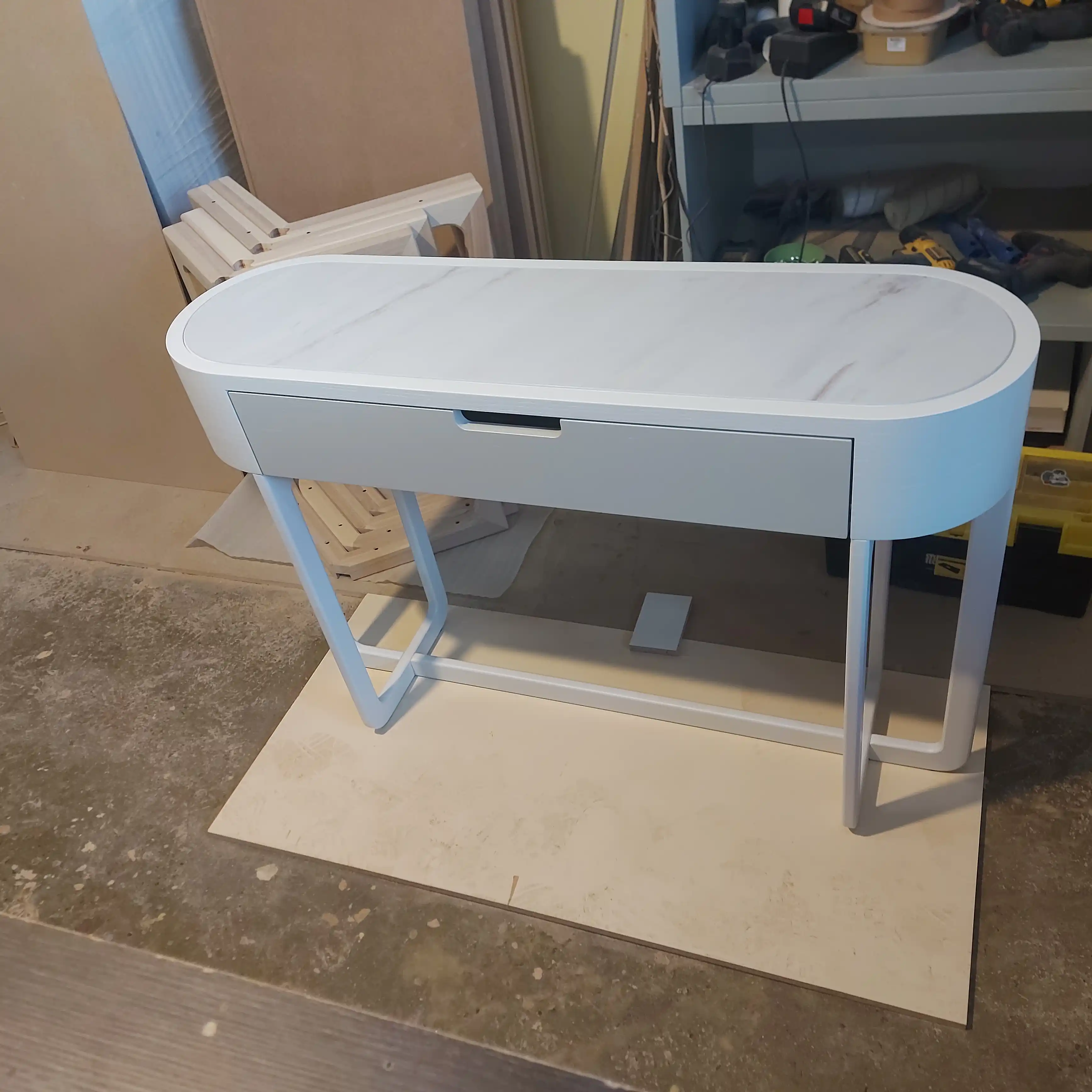 Прекрасная работа в сосновом бору