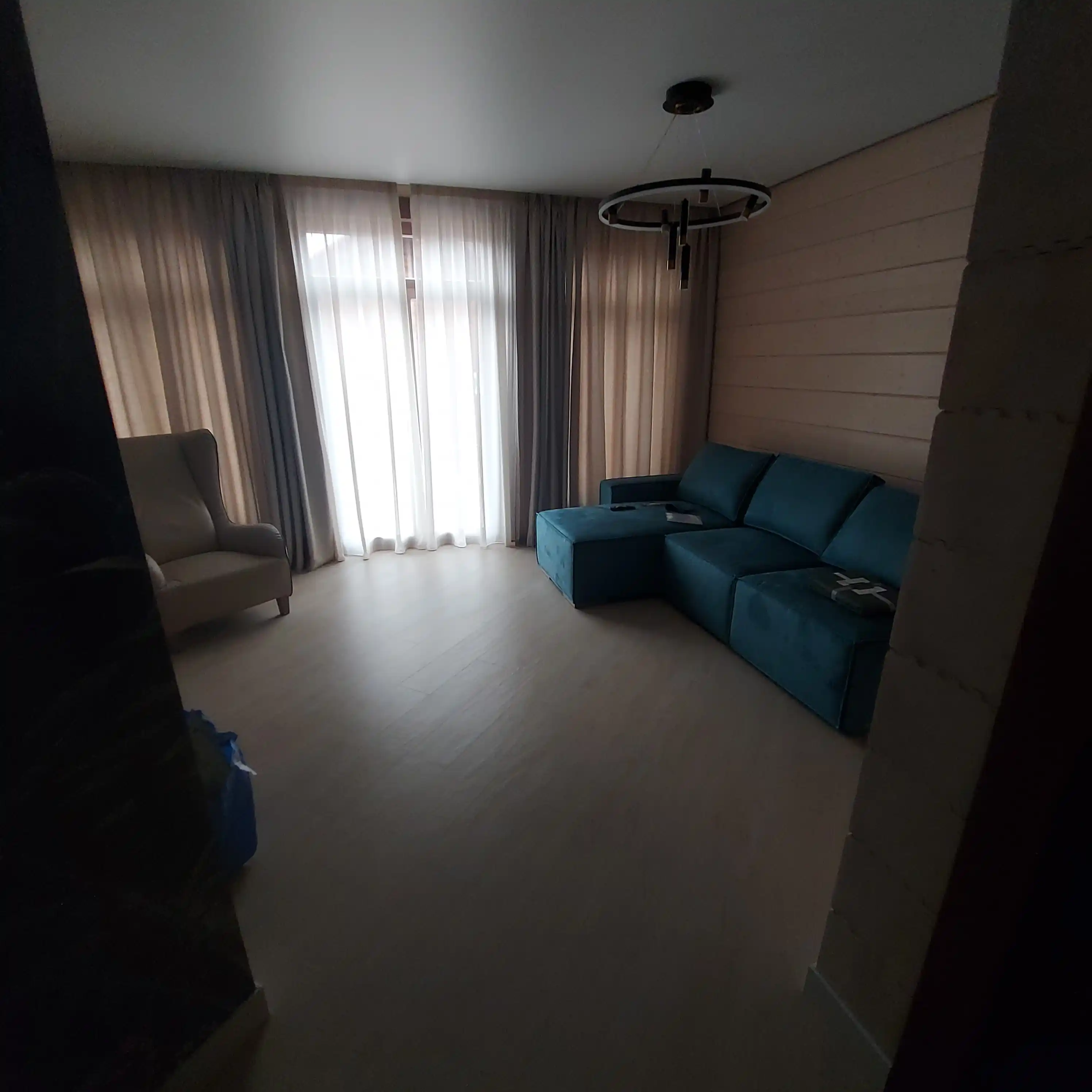 Прекрасная работа в сосновом бору