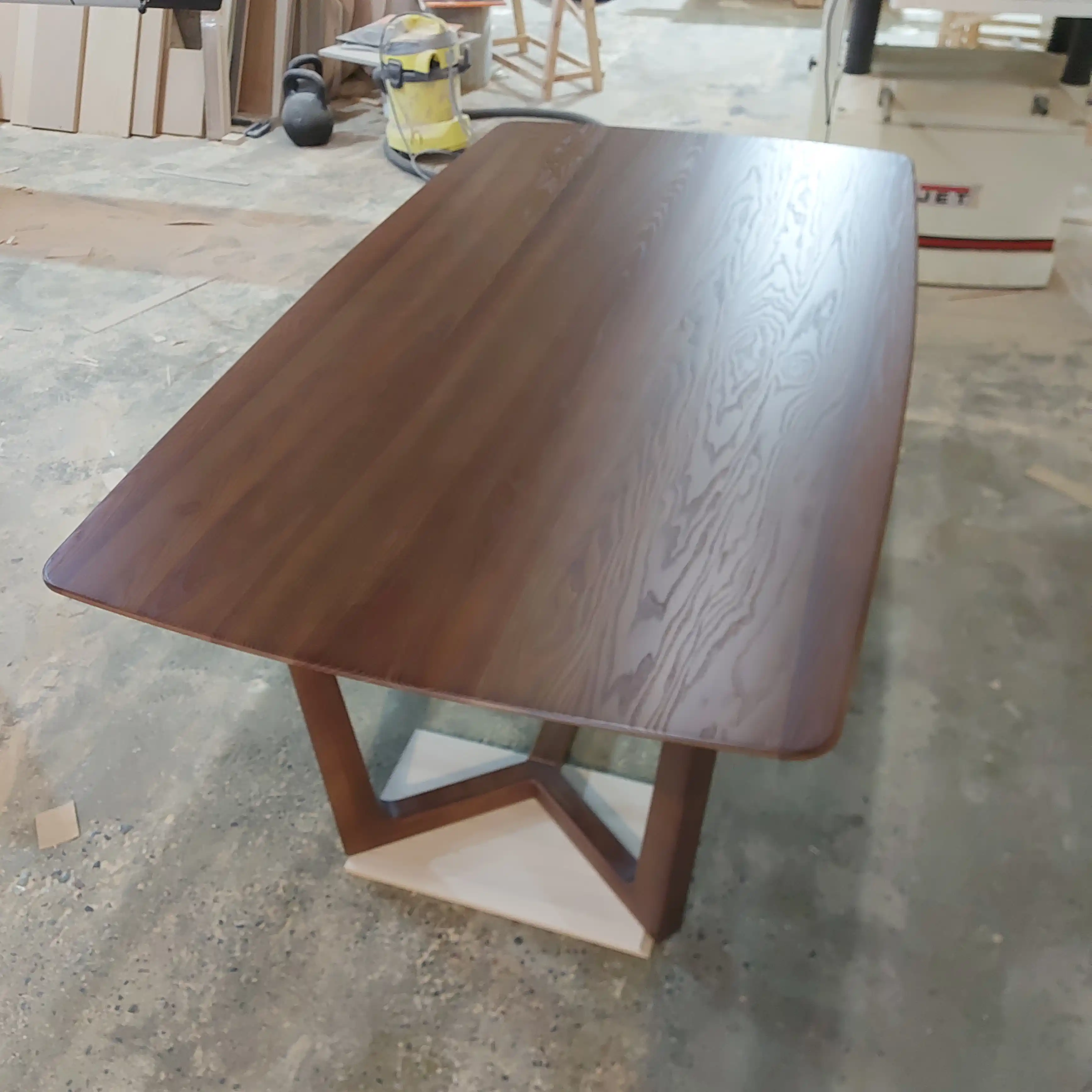 Прекрасная работа в сосновом бору