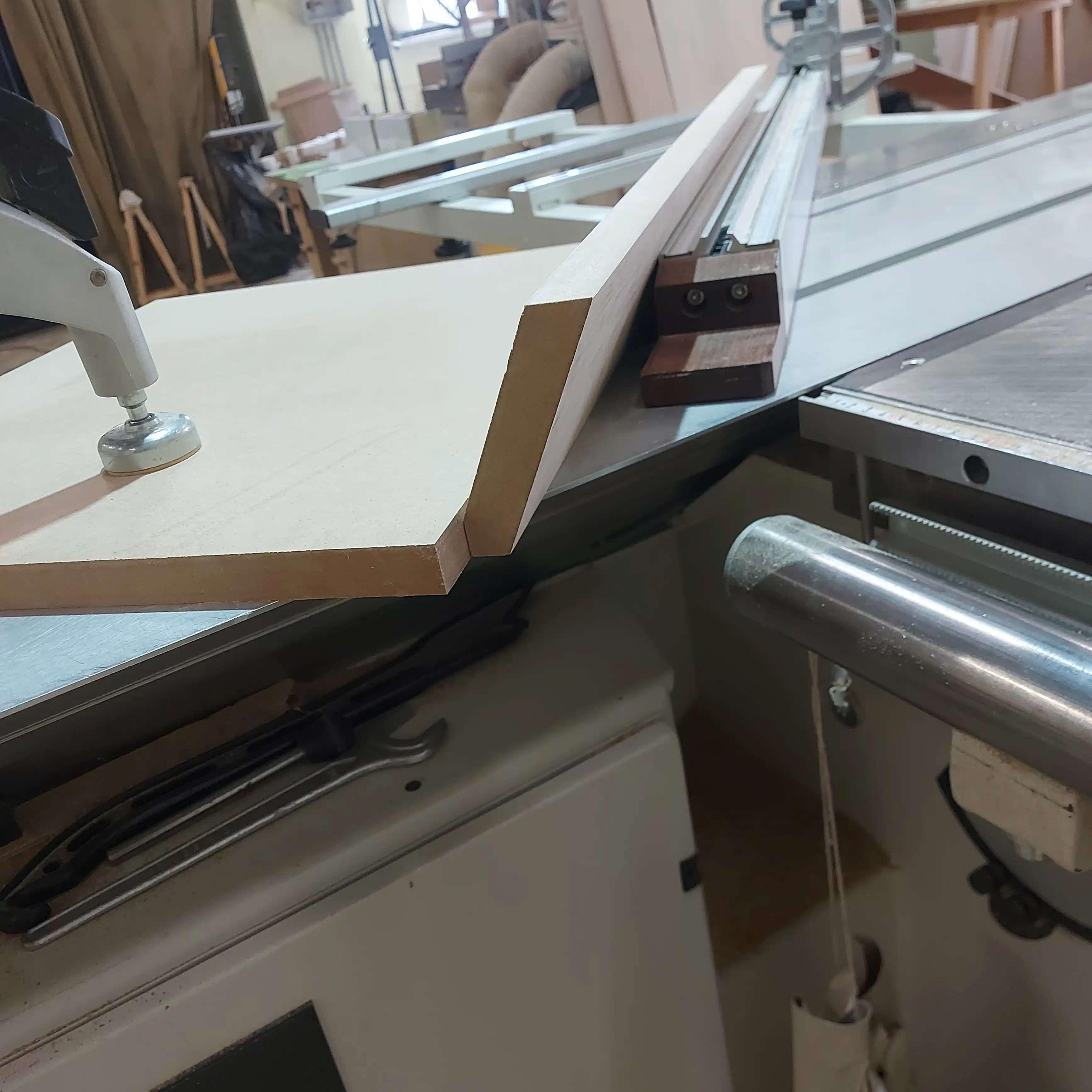 Прекрасная работа в сосновом бору